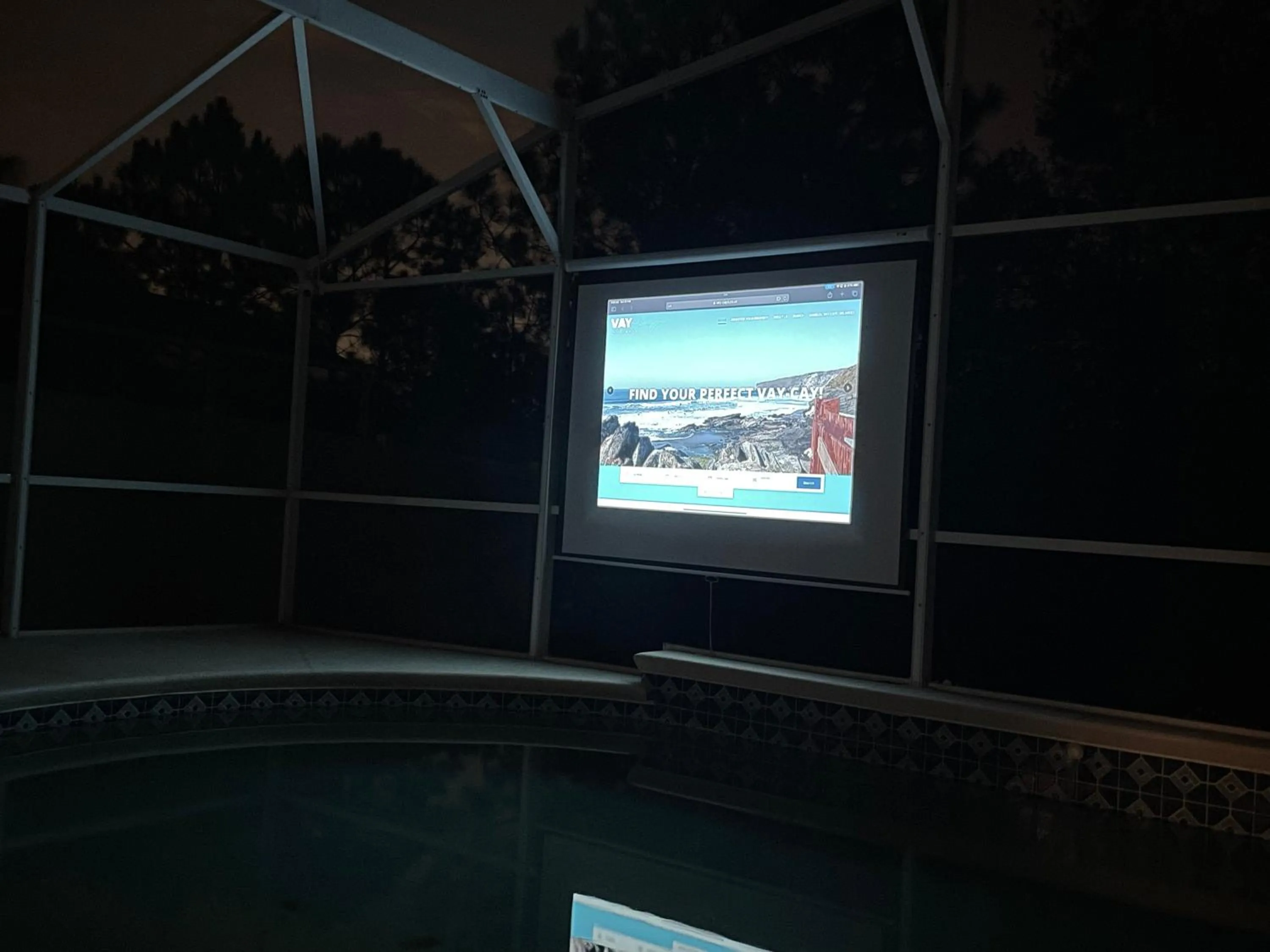 Swimming pool in 3 Bedroom Villa with Poolside Cinema and Games Room Close to theme Parks sleeps 6 plus 2