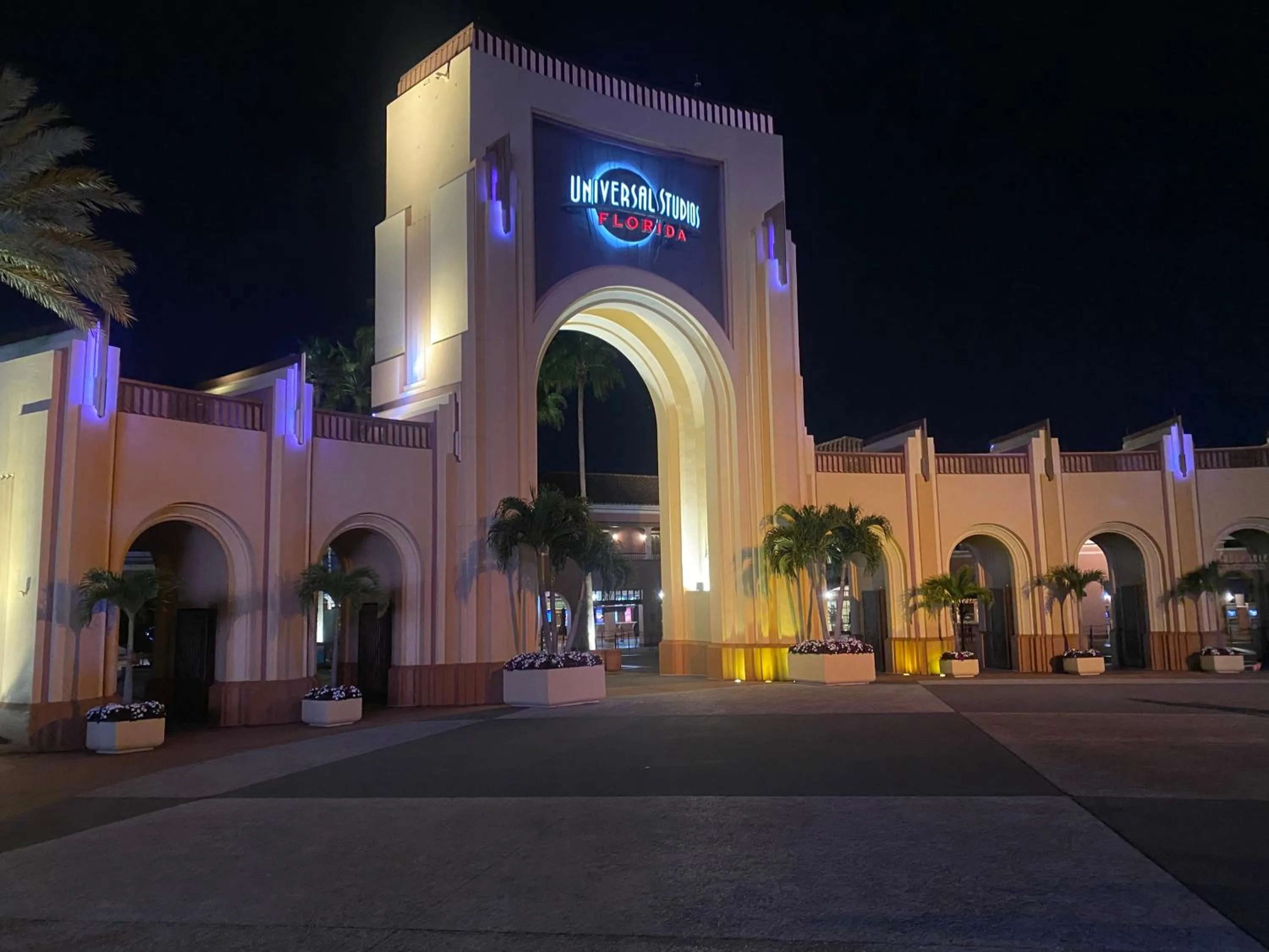 Nearby landmark in 3 Bedroom Villa with Poolside Cinema and Games Room Close to theme Parks sleeps 6 plus 2