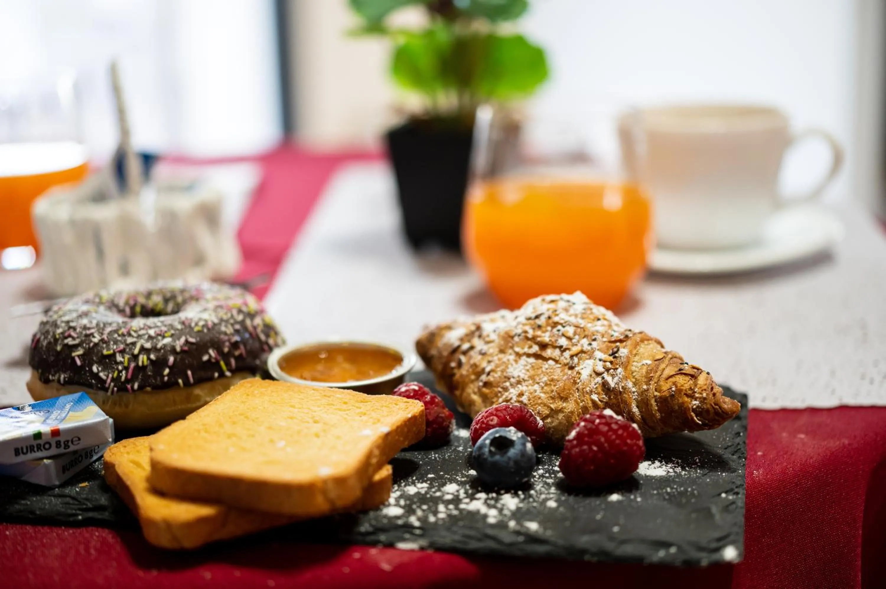 Food and drinks in B&B Villa Maracujà