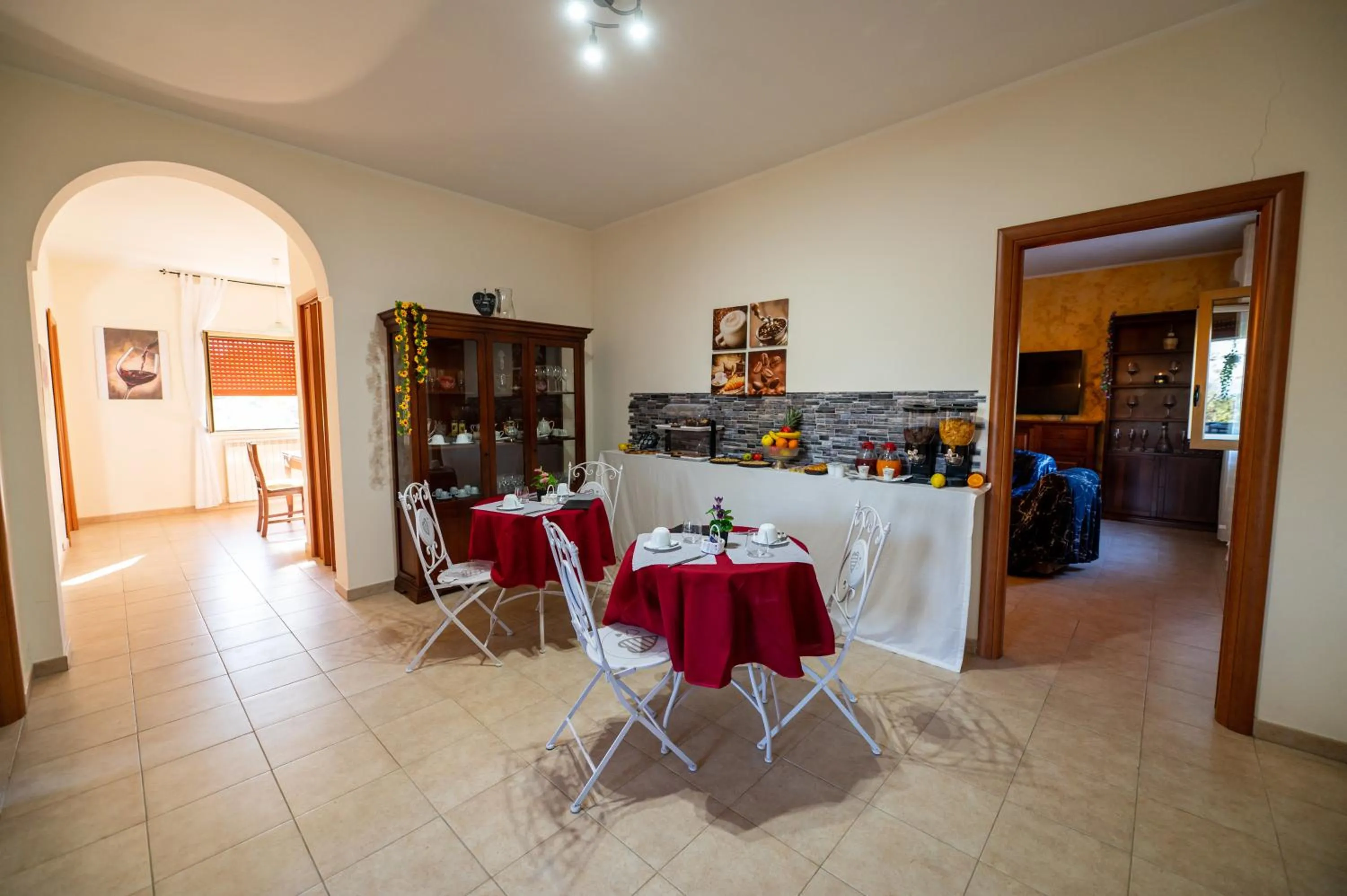 Restaurant/places to eat in B&B Villa Maracujà