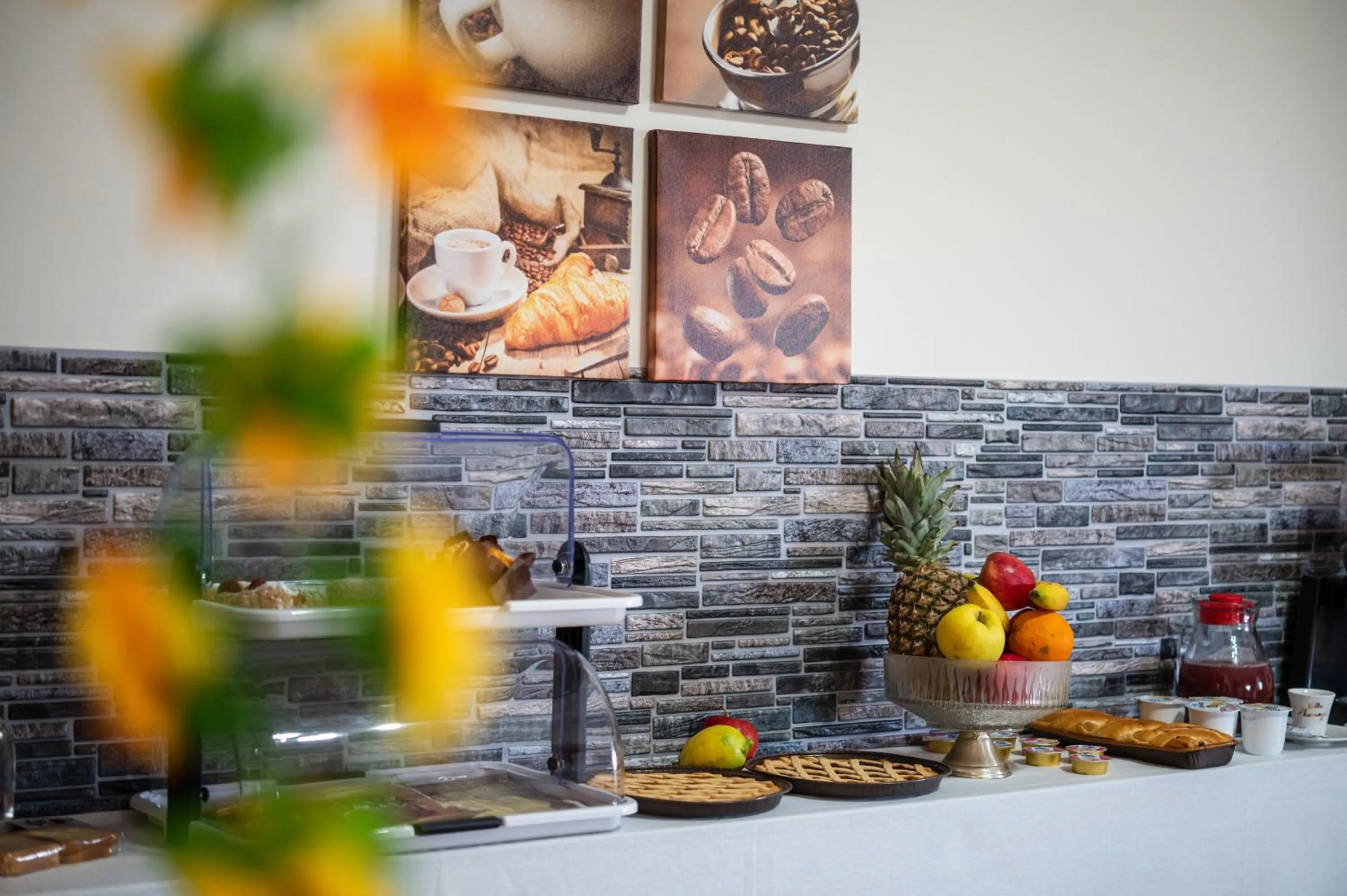 Food and drinks in B&B Villa Maracujà