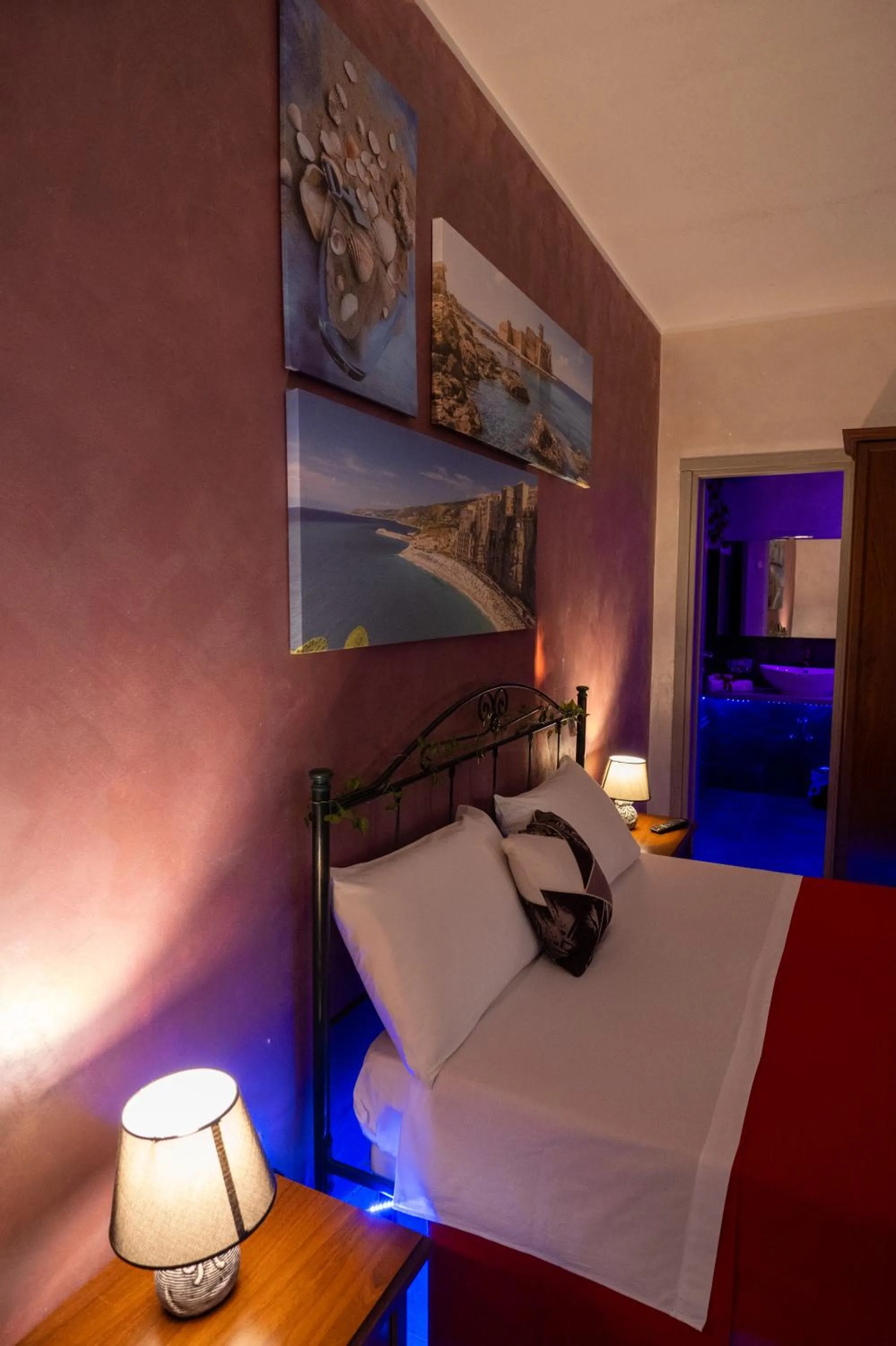 Photo of the whole room, Bed in B&B Villa Maracujà