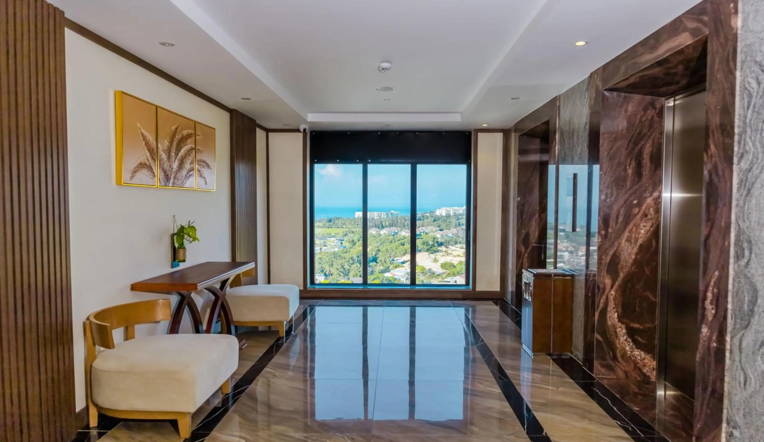 elevator in Vipol Mui Ne Hotel & Spa