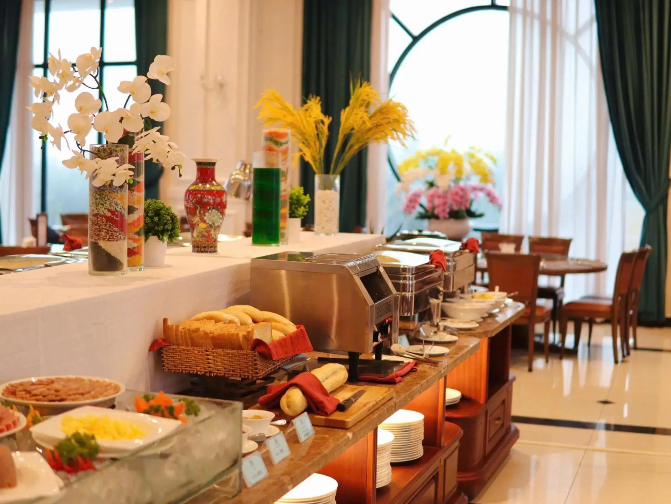 Food and drinks in Vipol Mui Ne Hotel & Spa Food and drinks in Vipol Mui Ne Hotel & Spa