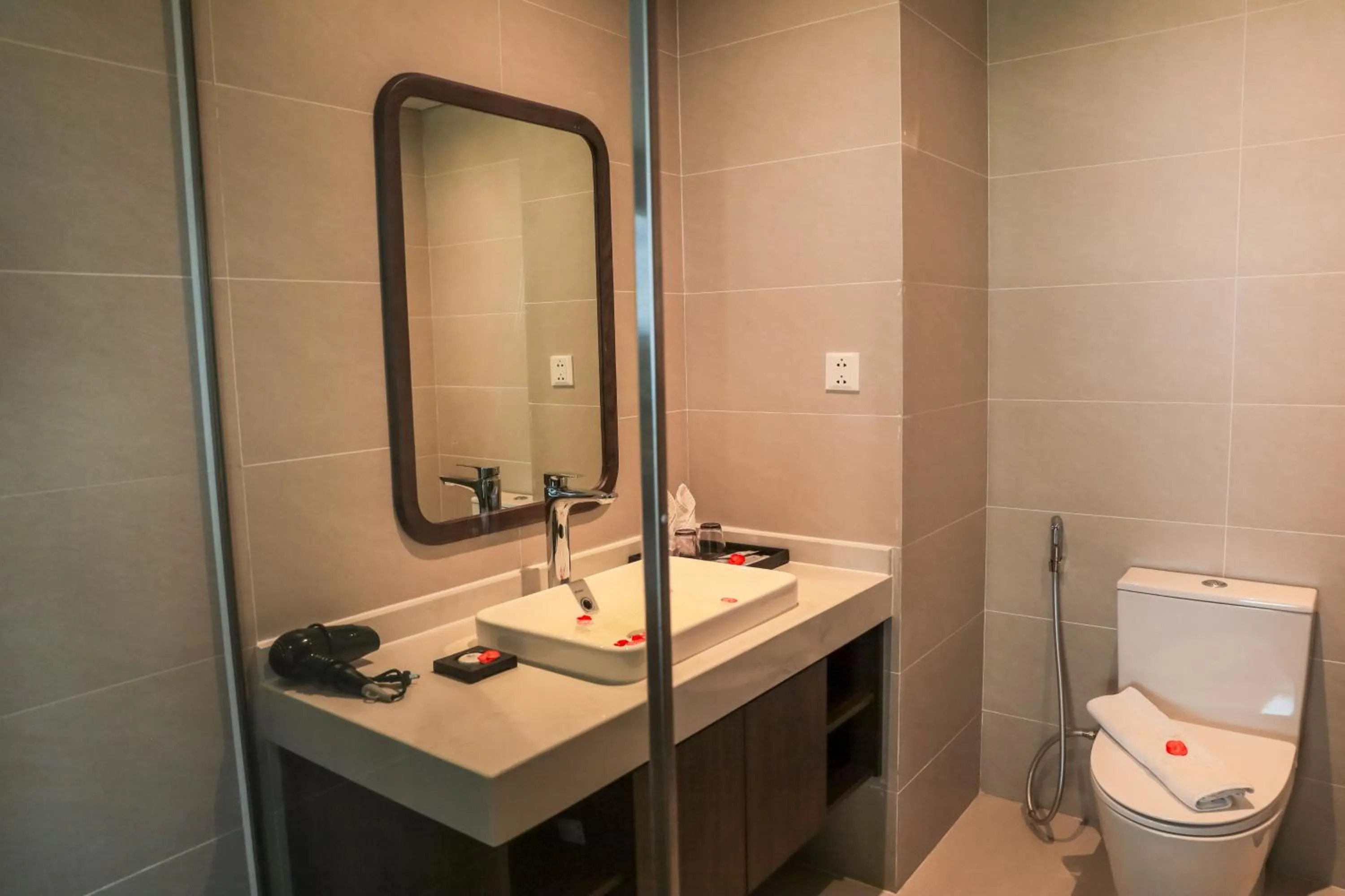 Shower in Vipol Mui Ne Hotel & Spa