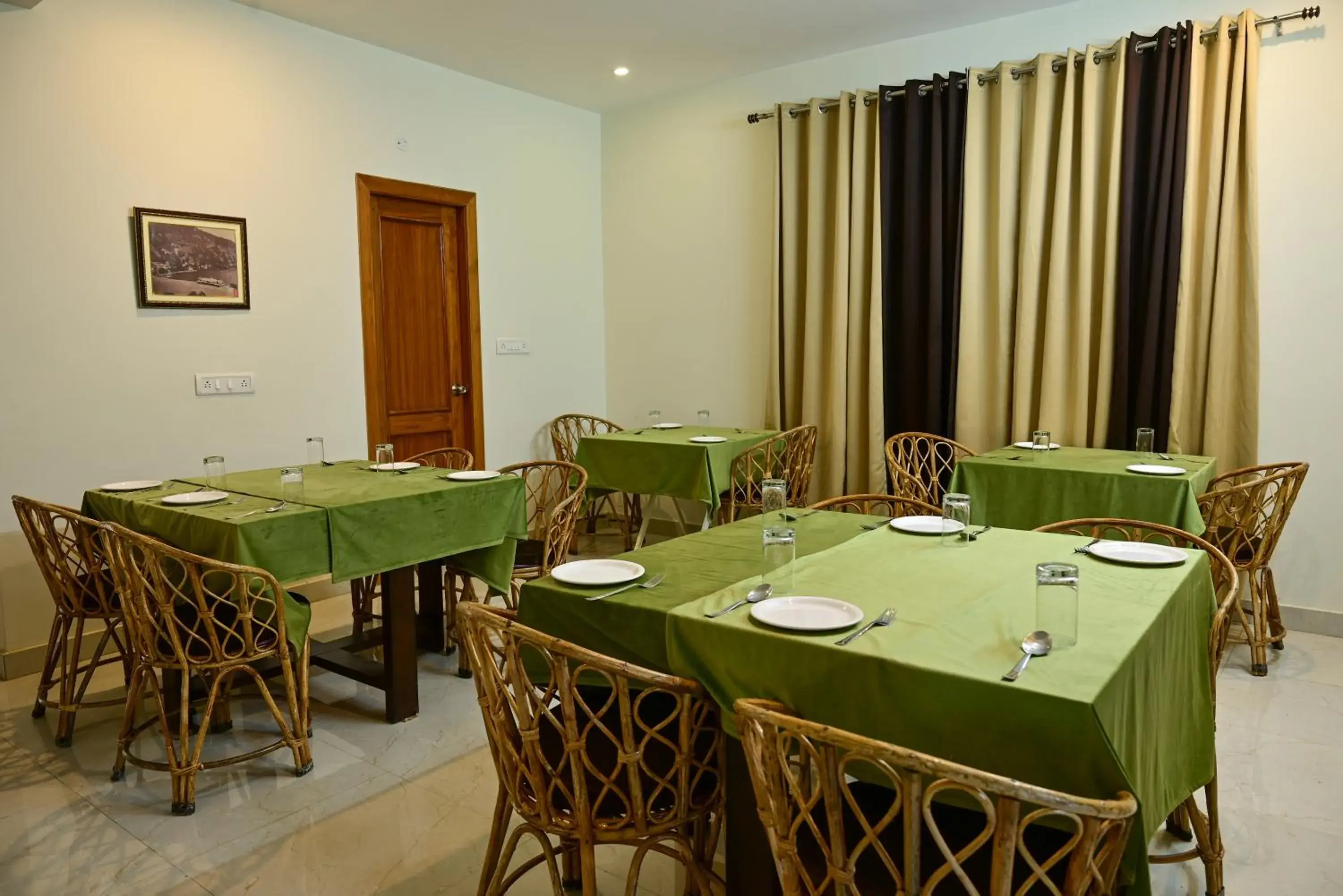 Restaurant/places to eat in The Fern Villas Nainital By Beyond Stay Restaurant/places to eat in The Fern Villas Nainital By Beyond Stay