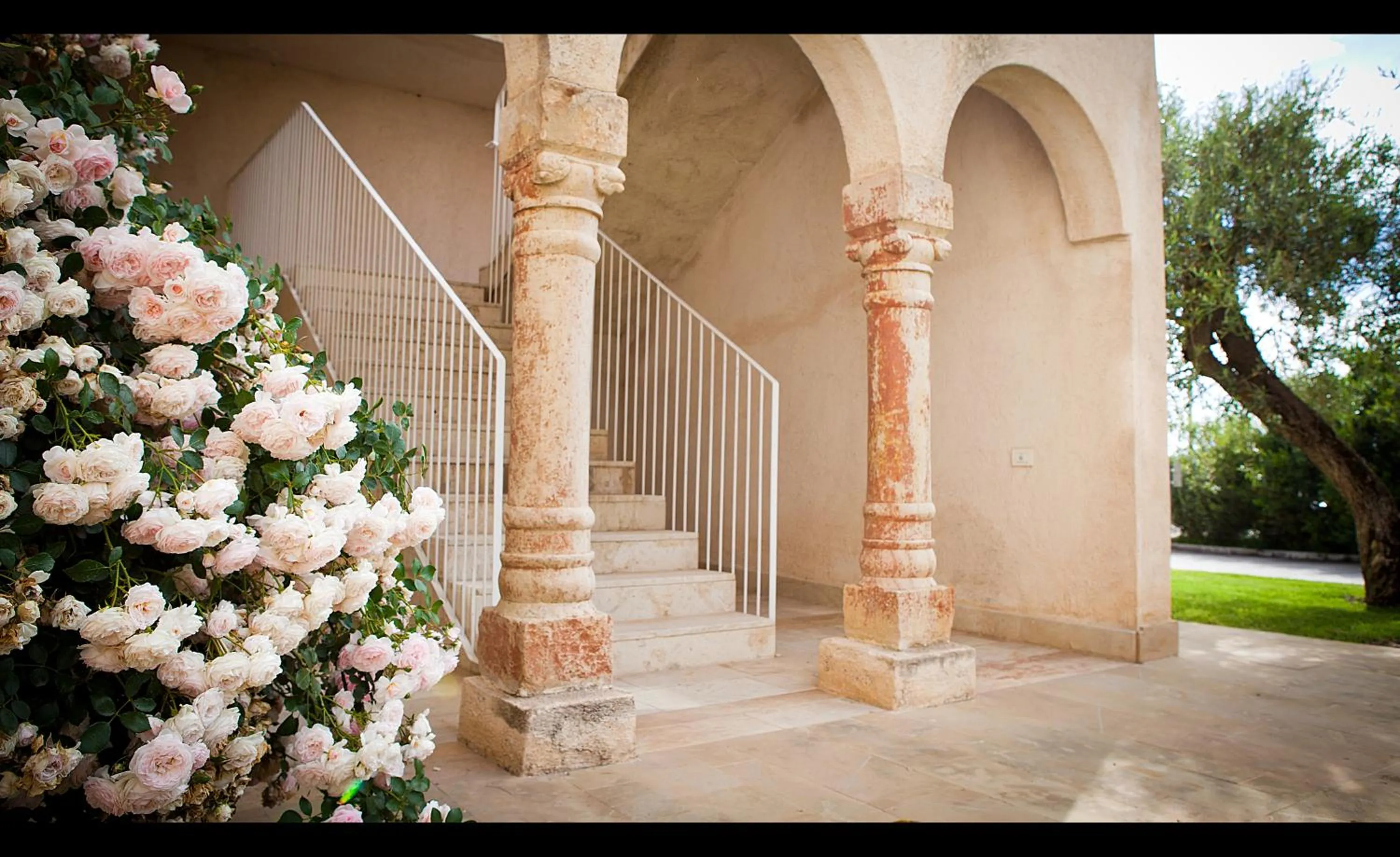 Property building in Tartheshotel