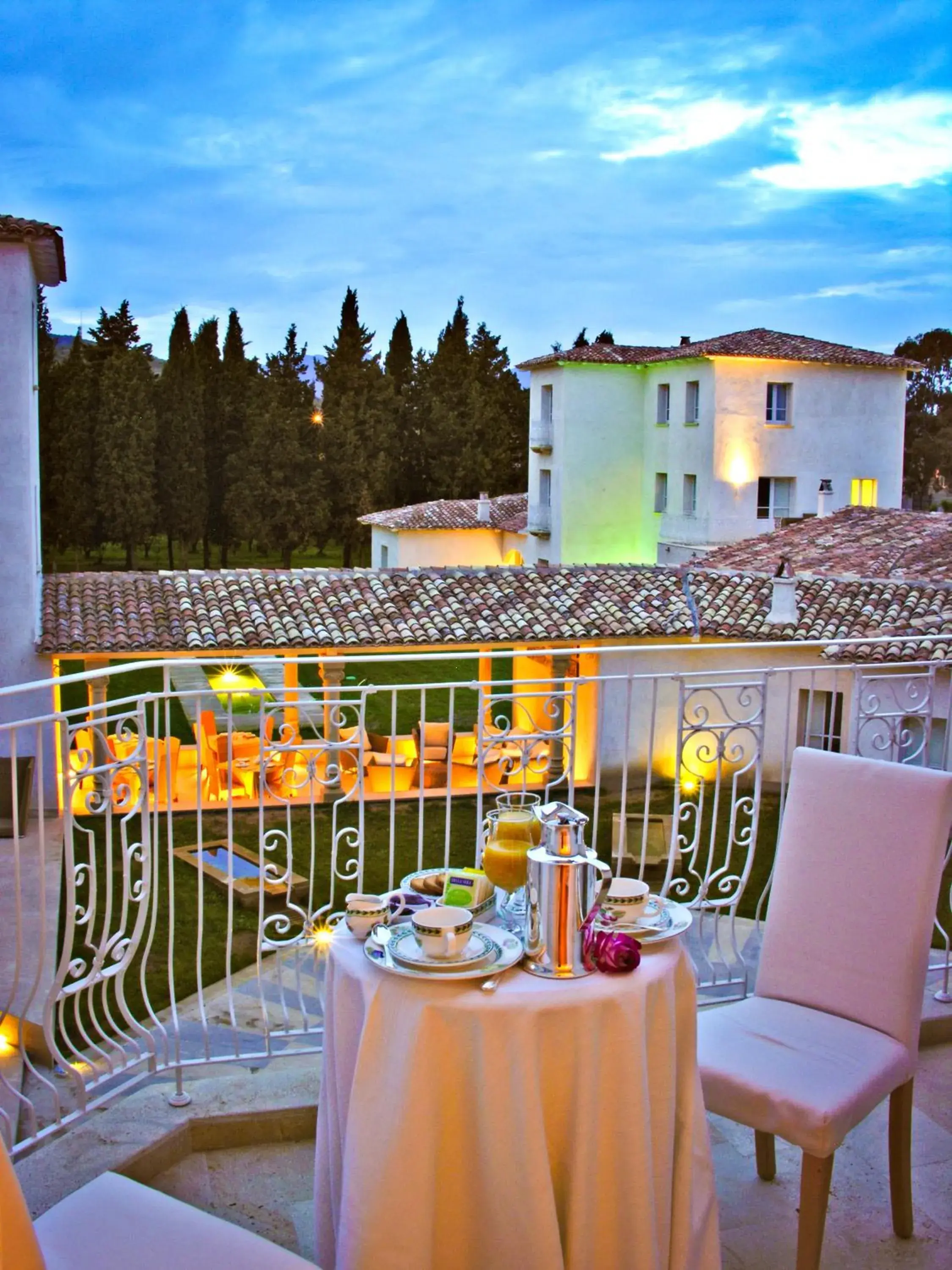 Suite with Spa Bath in Tartheshotel Suite with Spa Bath in Tartheshotel