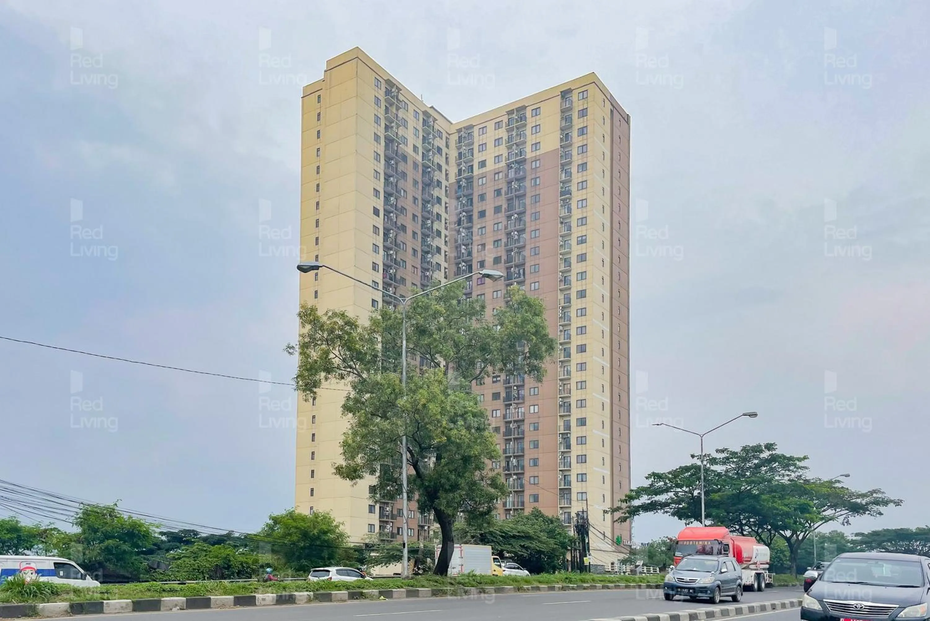 Property building in RedLiving Apartemen Tamansari Panoramic - Santuy Agency