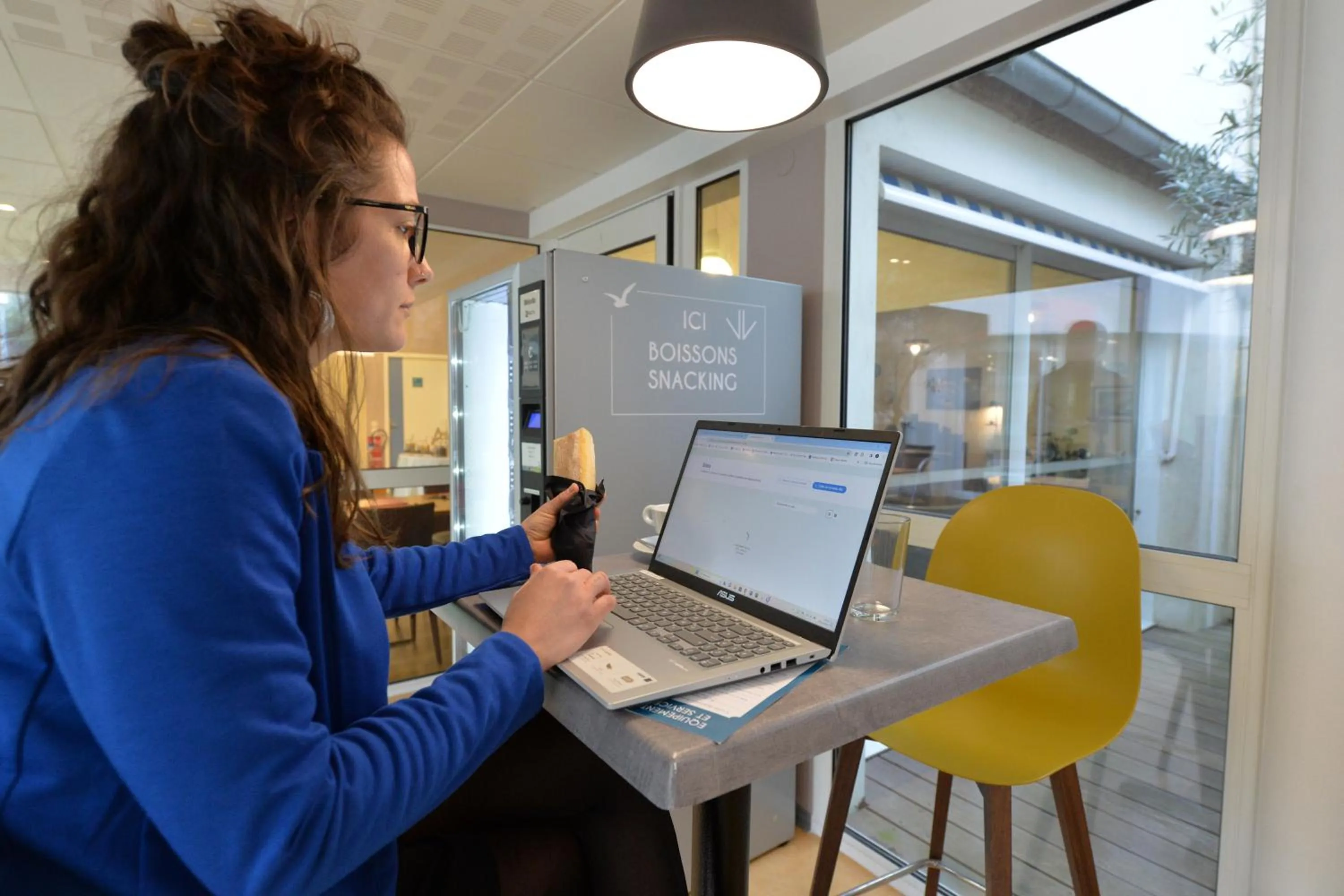 People in La Villa des Golf.e.s