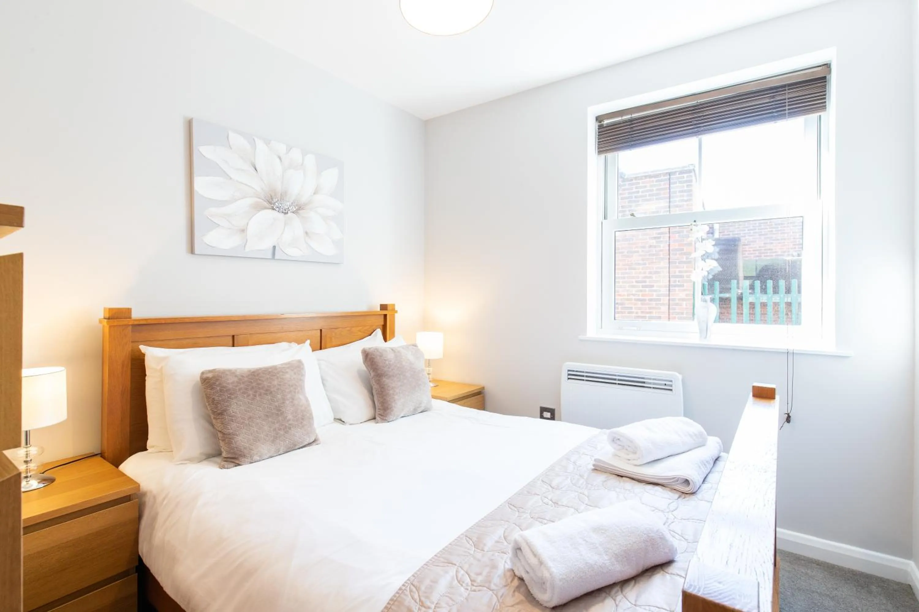 Bedroom, Bed in Velvet 2-bedroom apartment, Brewery Road, Hoddesdon