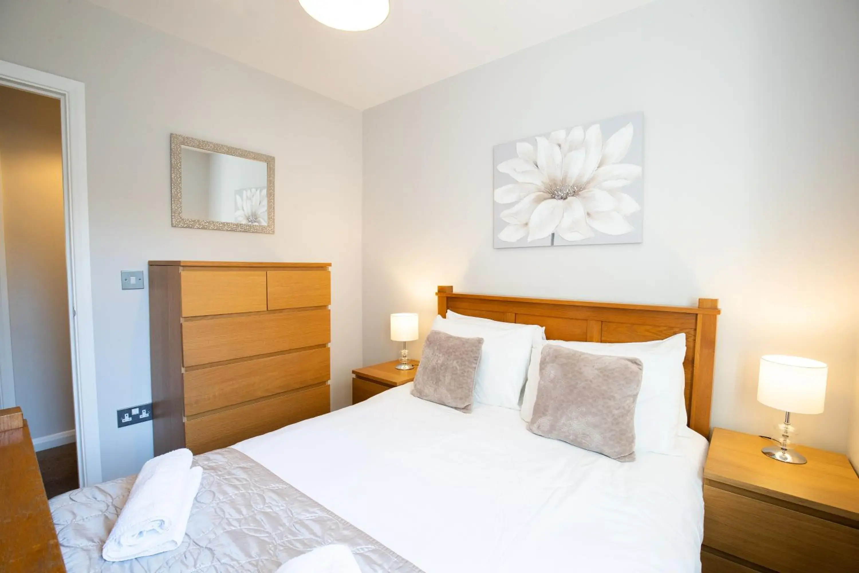 Velvet 2-bedroom apartment, Brewery Road, Hoddesdon Velvet 2-bedroom apartment, Brewery Road, Hoddesdon
