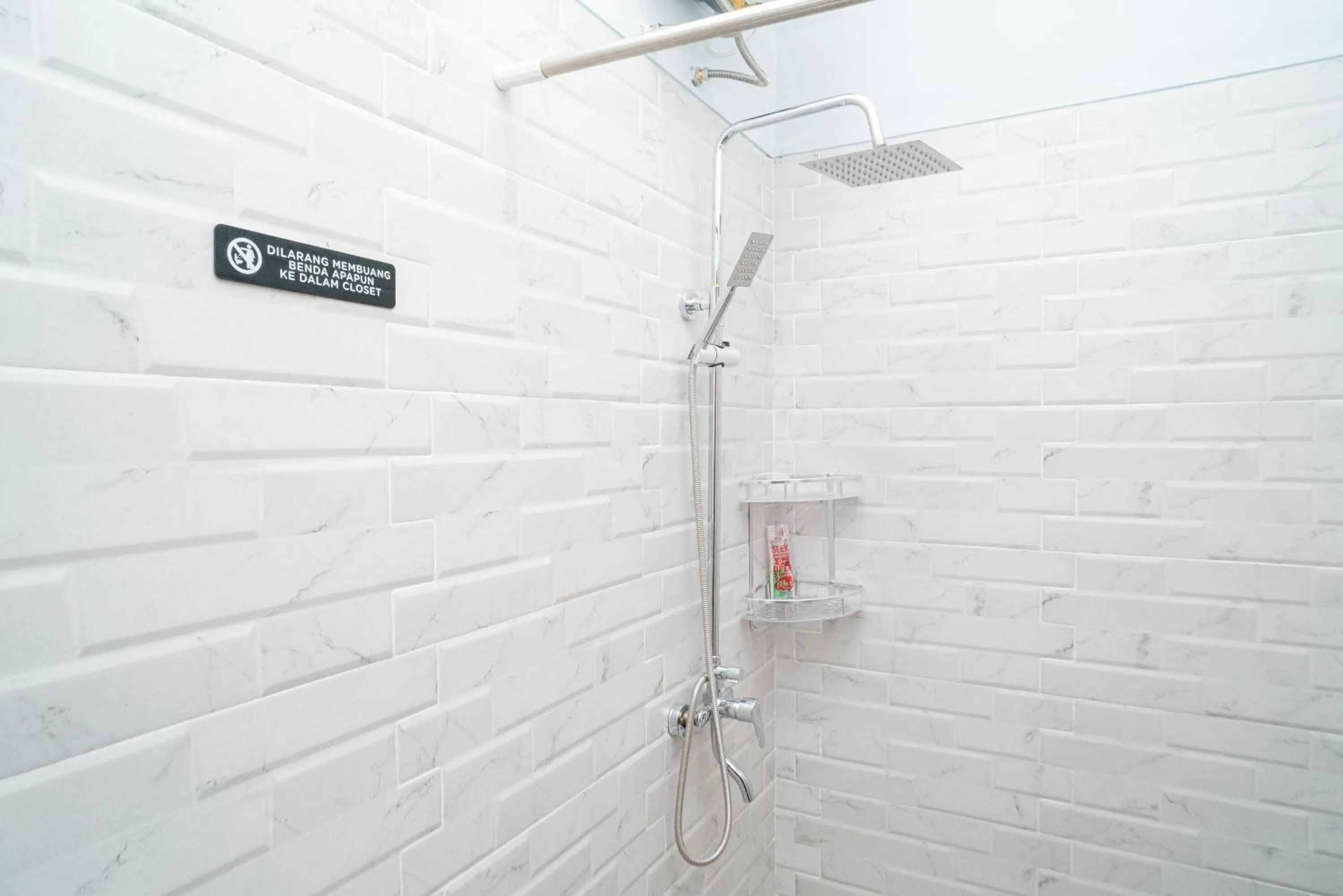 RedDoorz at Golden Averis Cibuluh Bogor