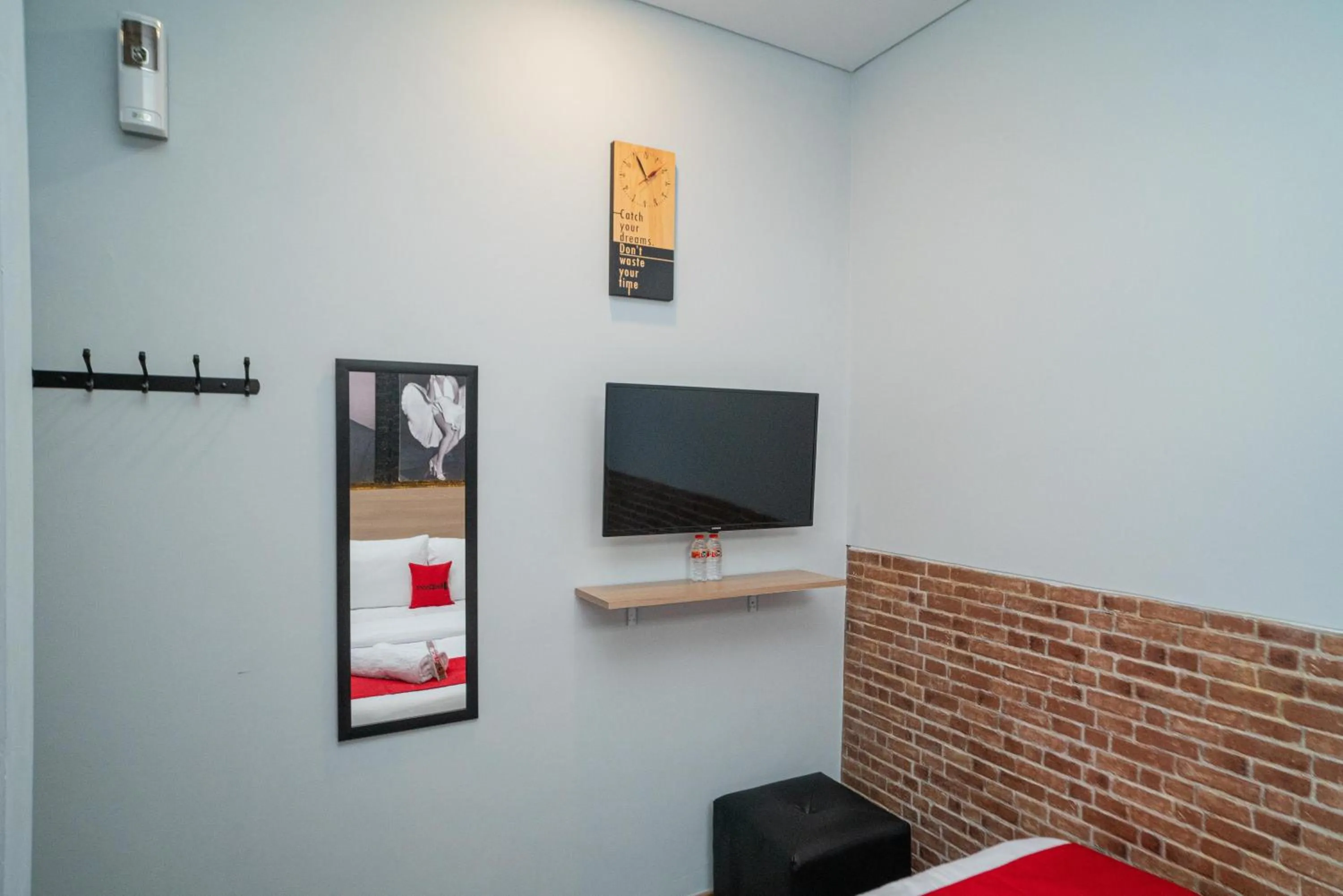 RedDoorz at Golden Averis Cibuluh Bogor