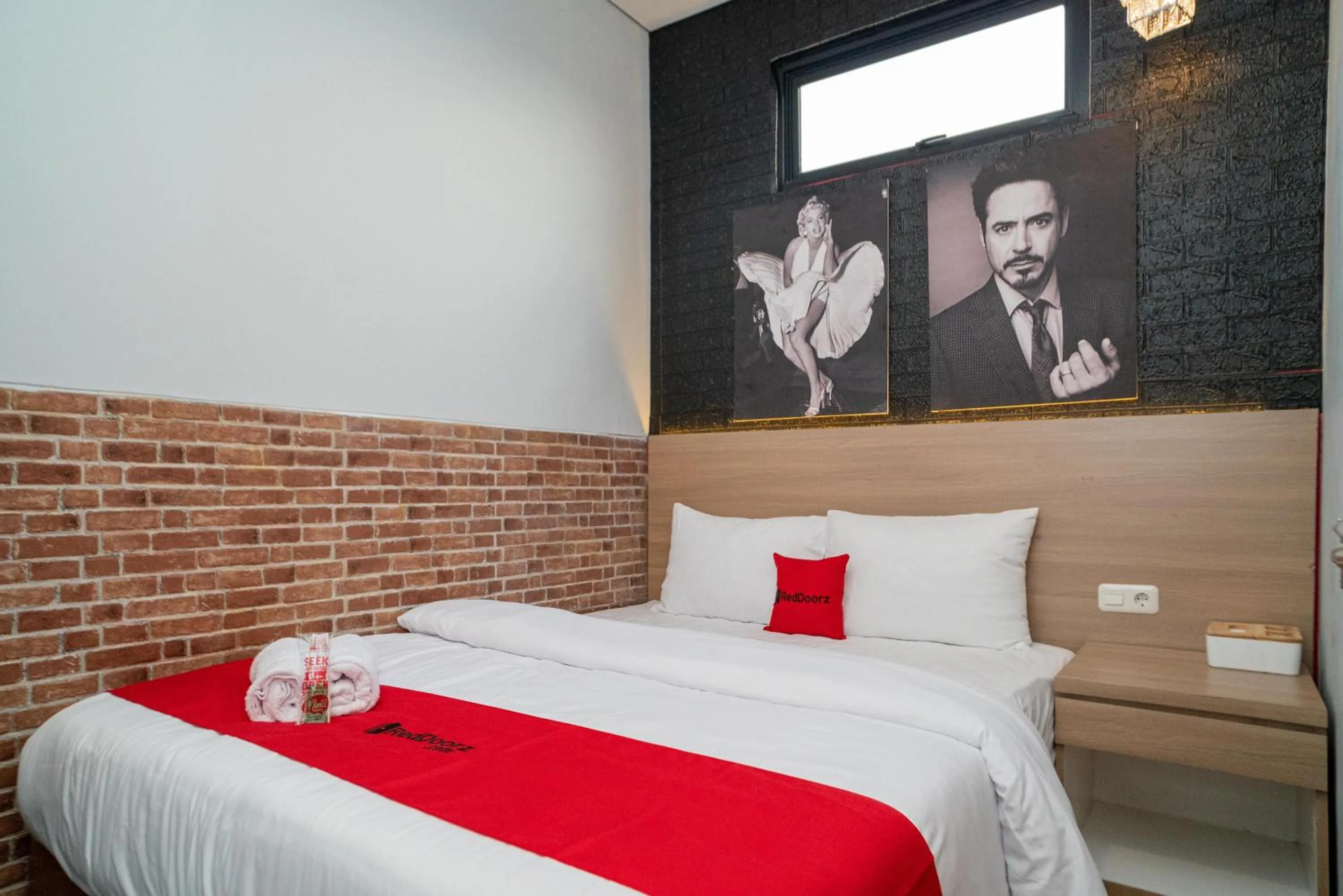 Bed in RedDoorz at Golden Averis Cibuluh Bogor