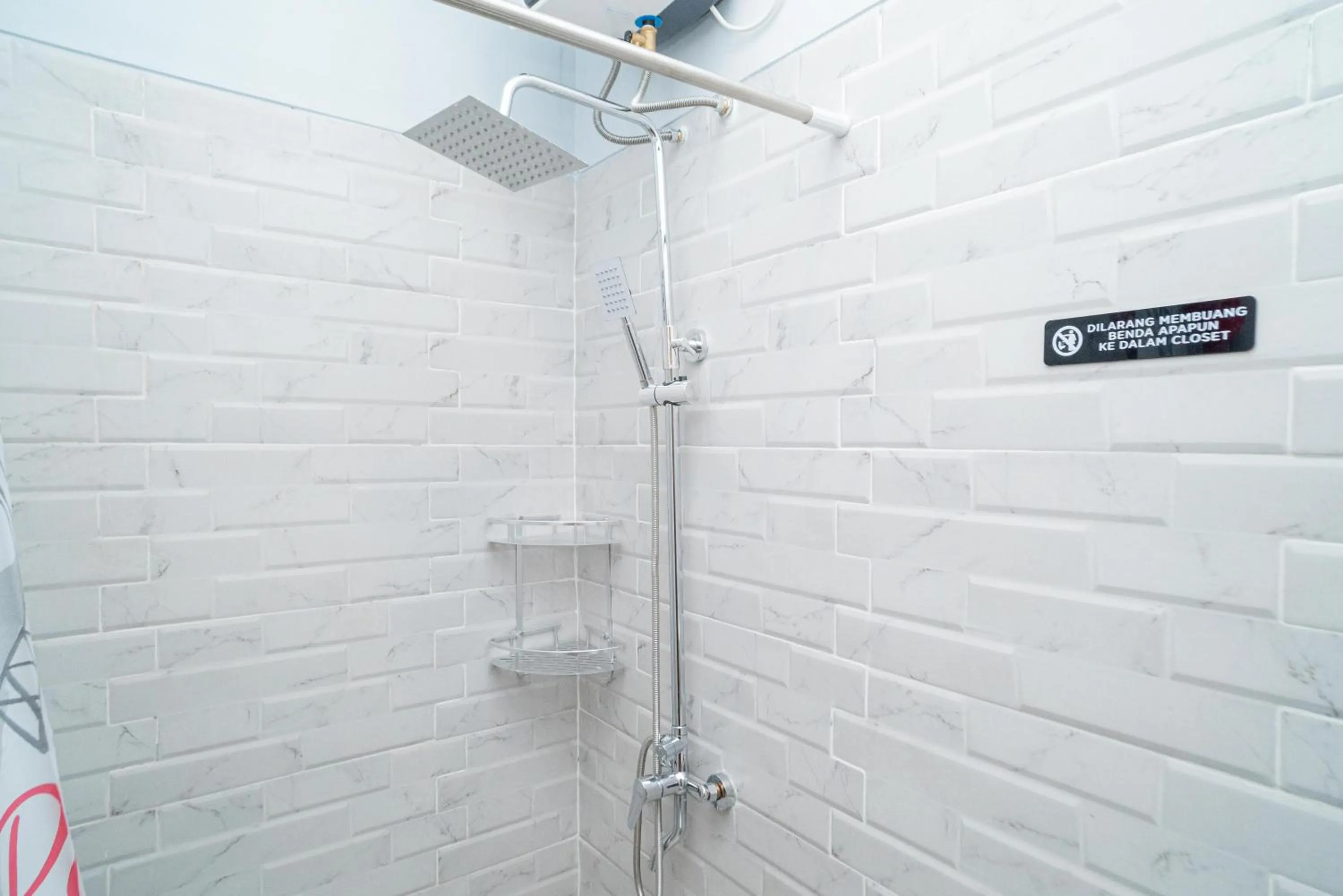 RedDoorz at Golden Averis Cibuluh Bogor