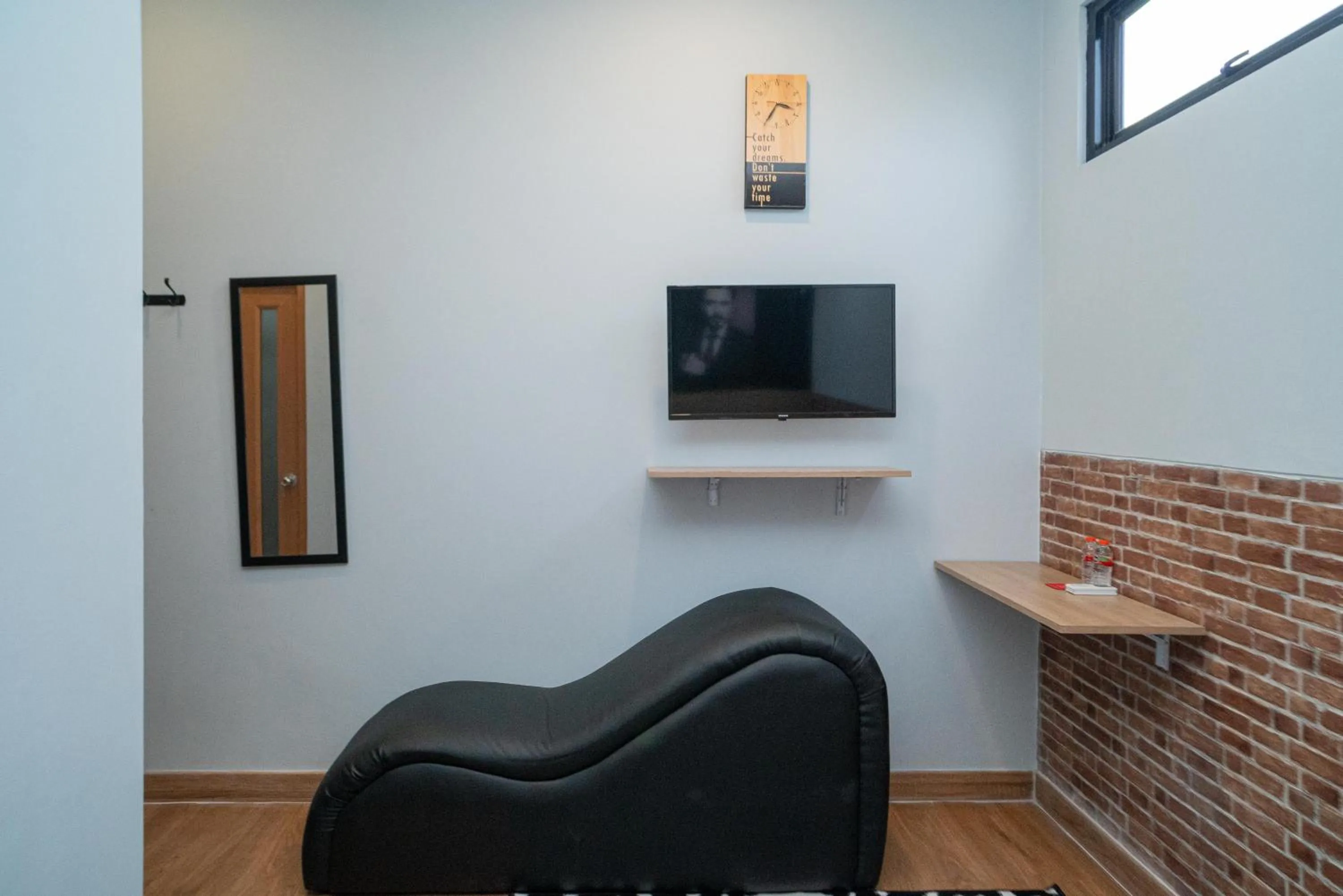 RedDoorz at Golden Averis Cibuluh Bogor