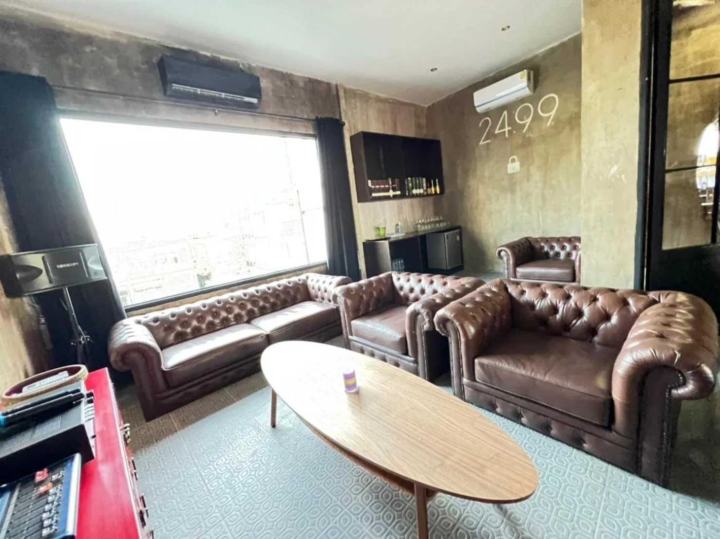 Communal lounge/ TV room in 2499 Heritage Chinatown Bangkok Hotel By RoomQuest