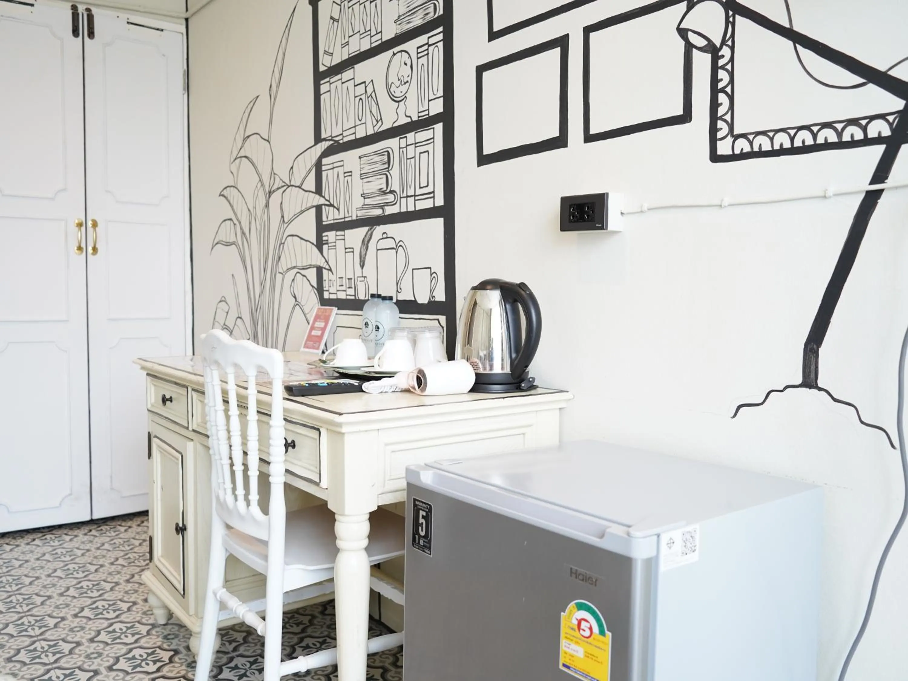 Bedroom in 2499 Heritage Chinatown Bangkok Hotel By RoomQuest