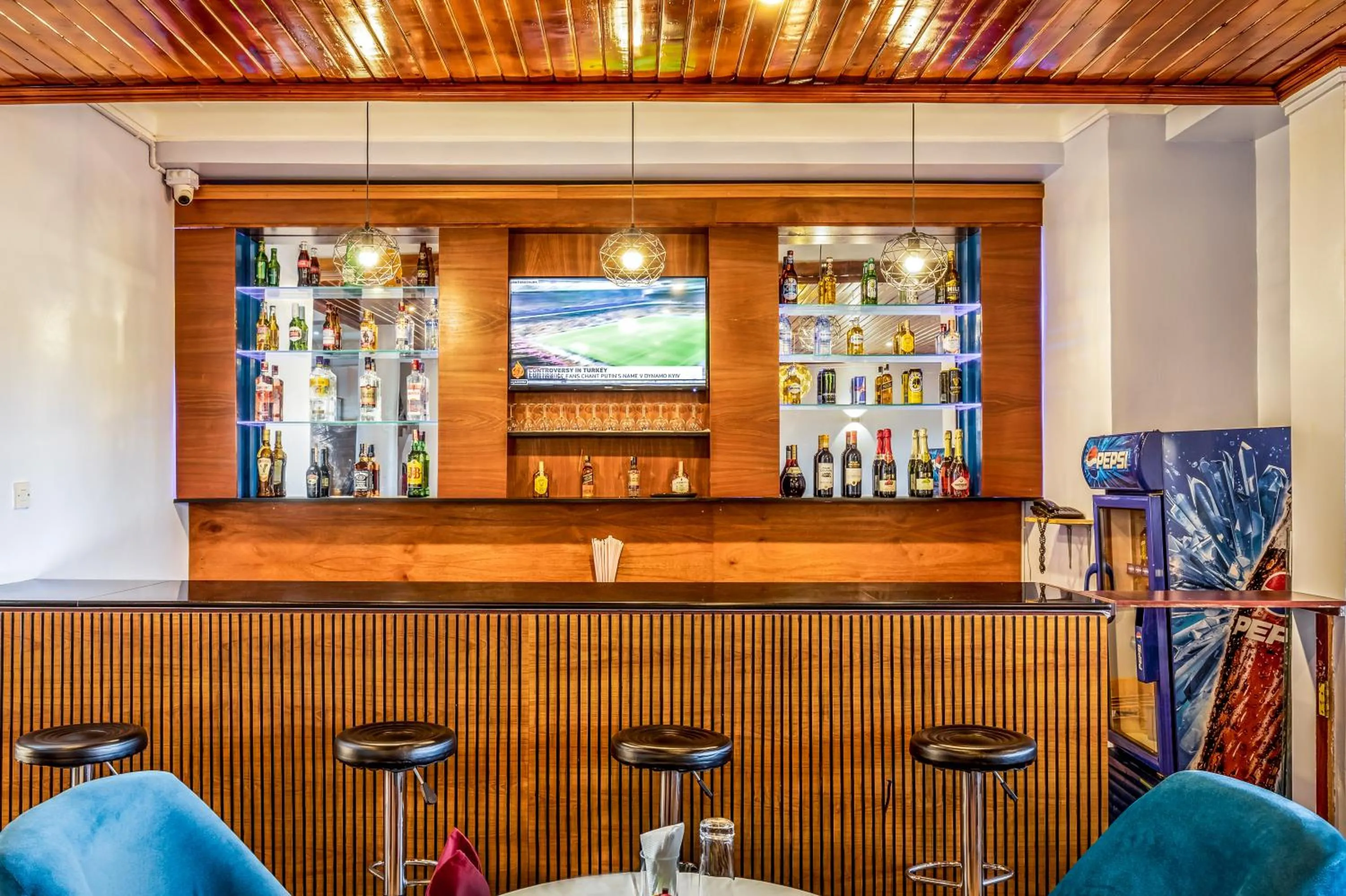 Lounge or bar in Entebbe Traveller's Hotel