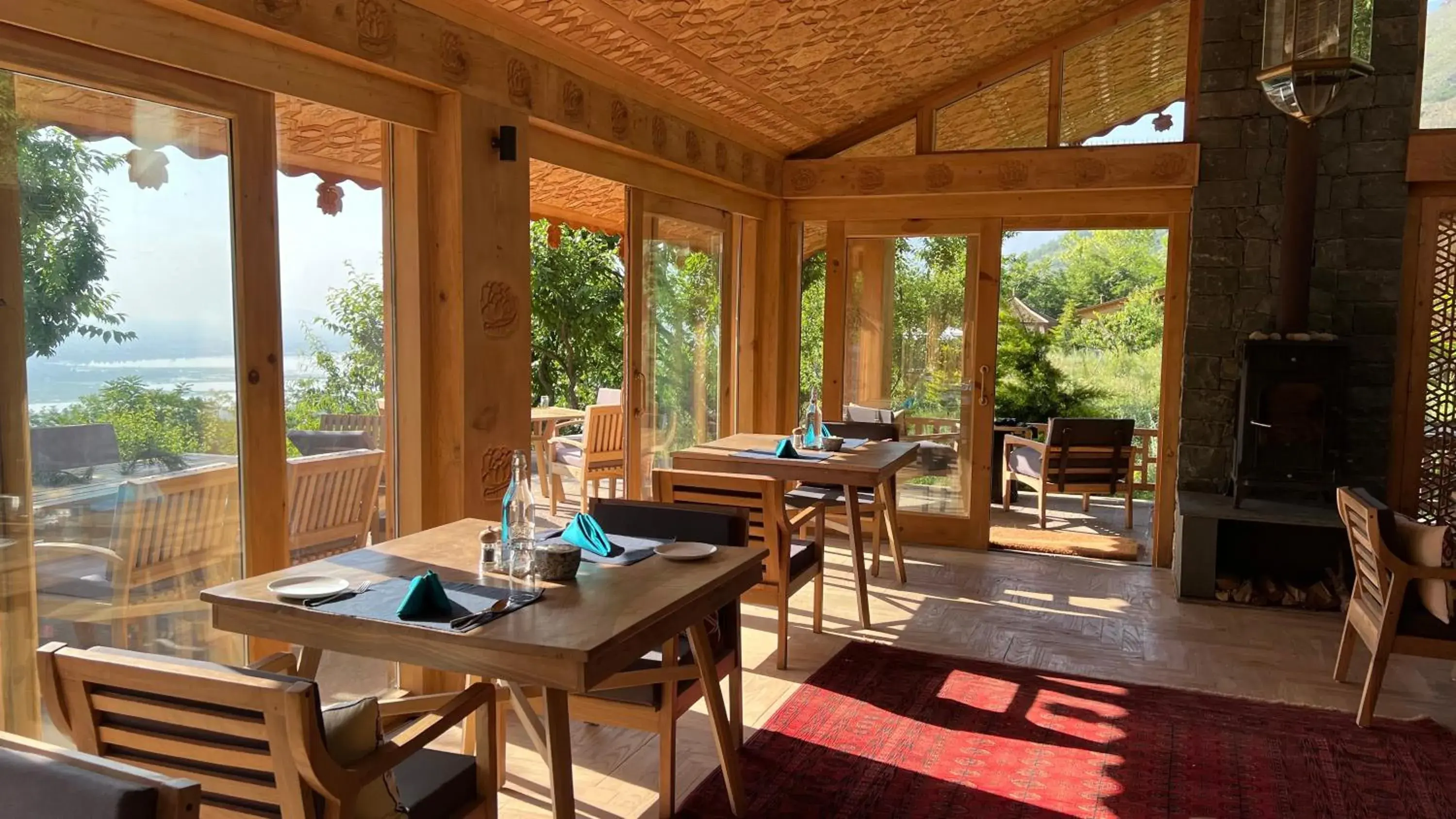 Restaurant/places to eat in Qayaam Gah Restaurant/places to eat in Qayaam Gah