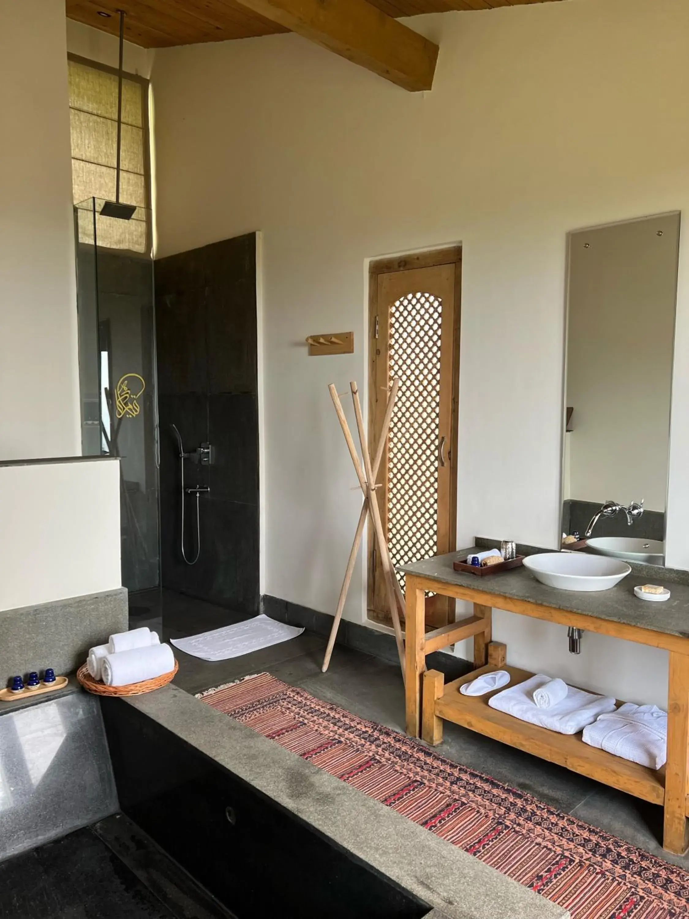 Property building, Bed in Qayaam Gah Property building, Bed in Qayaam Gah