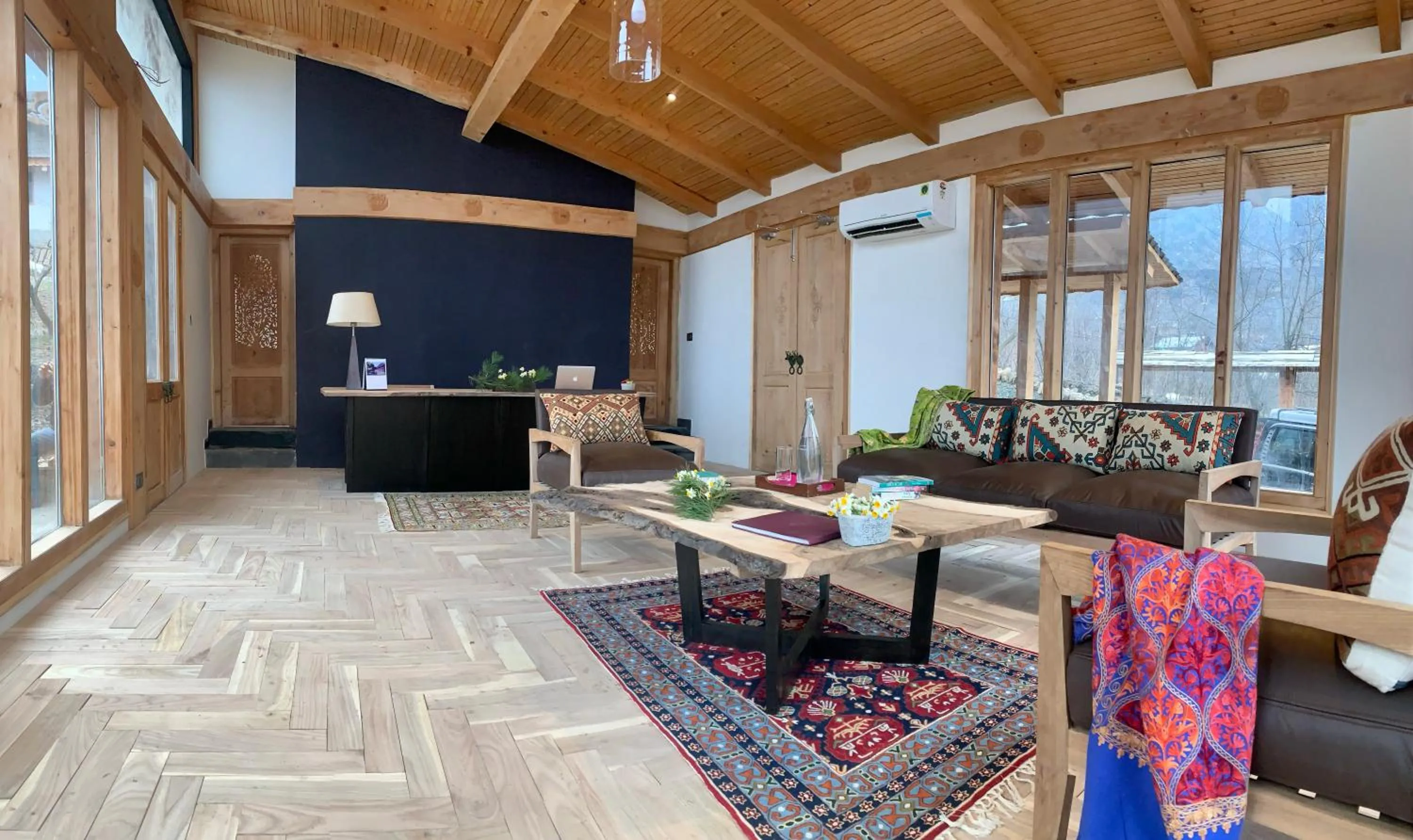 Lobby or reception in Qayaam Gah