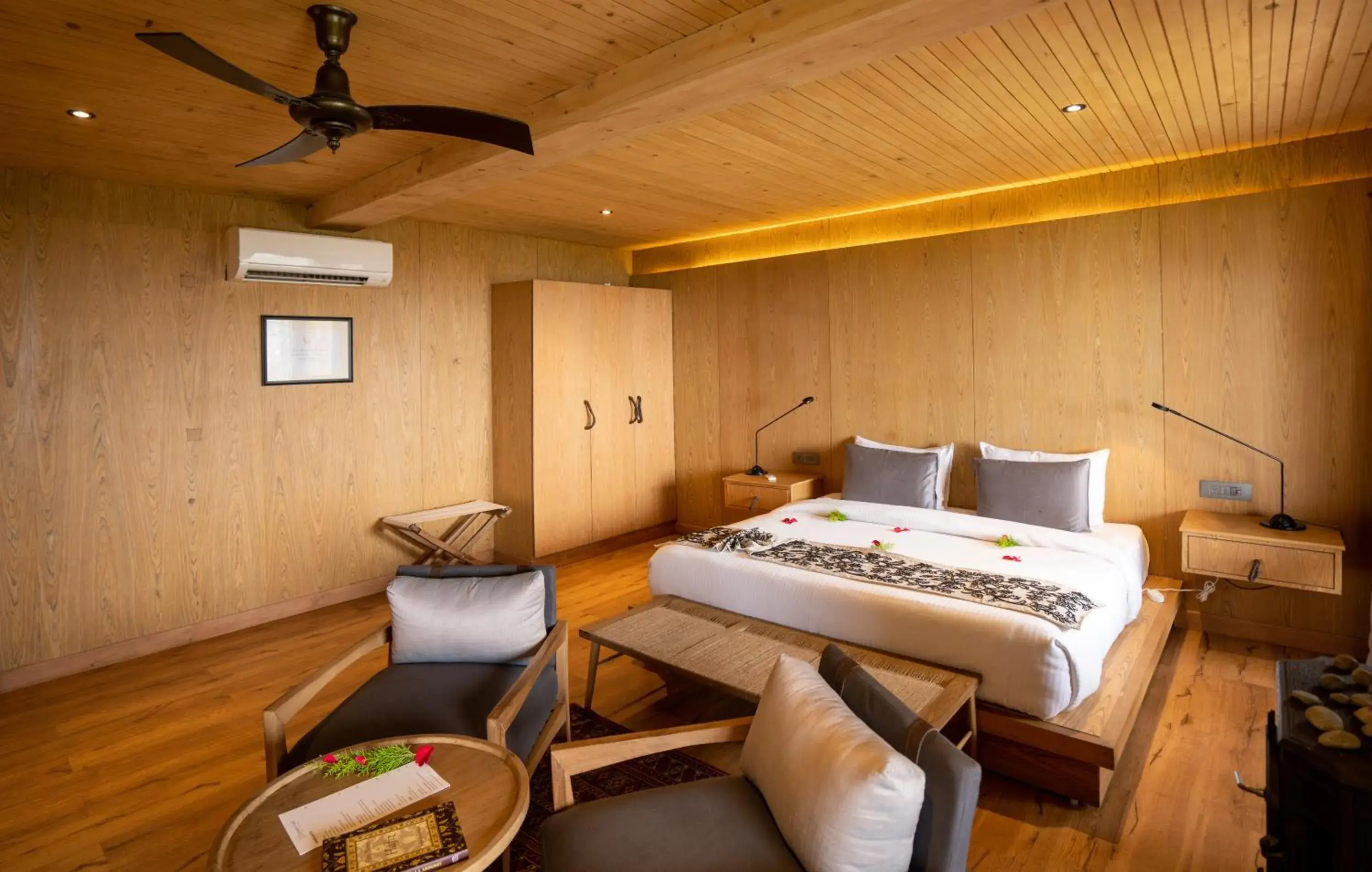 Bed in Qayaam Gah Bed in Qayaam Gah