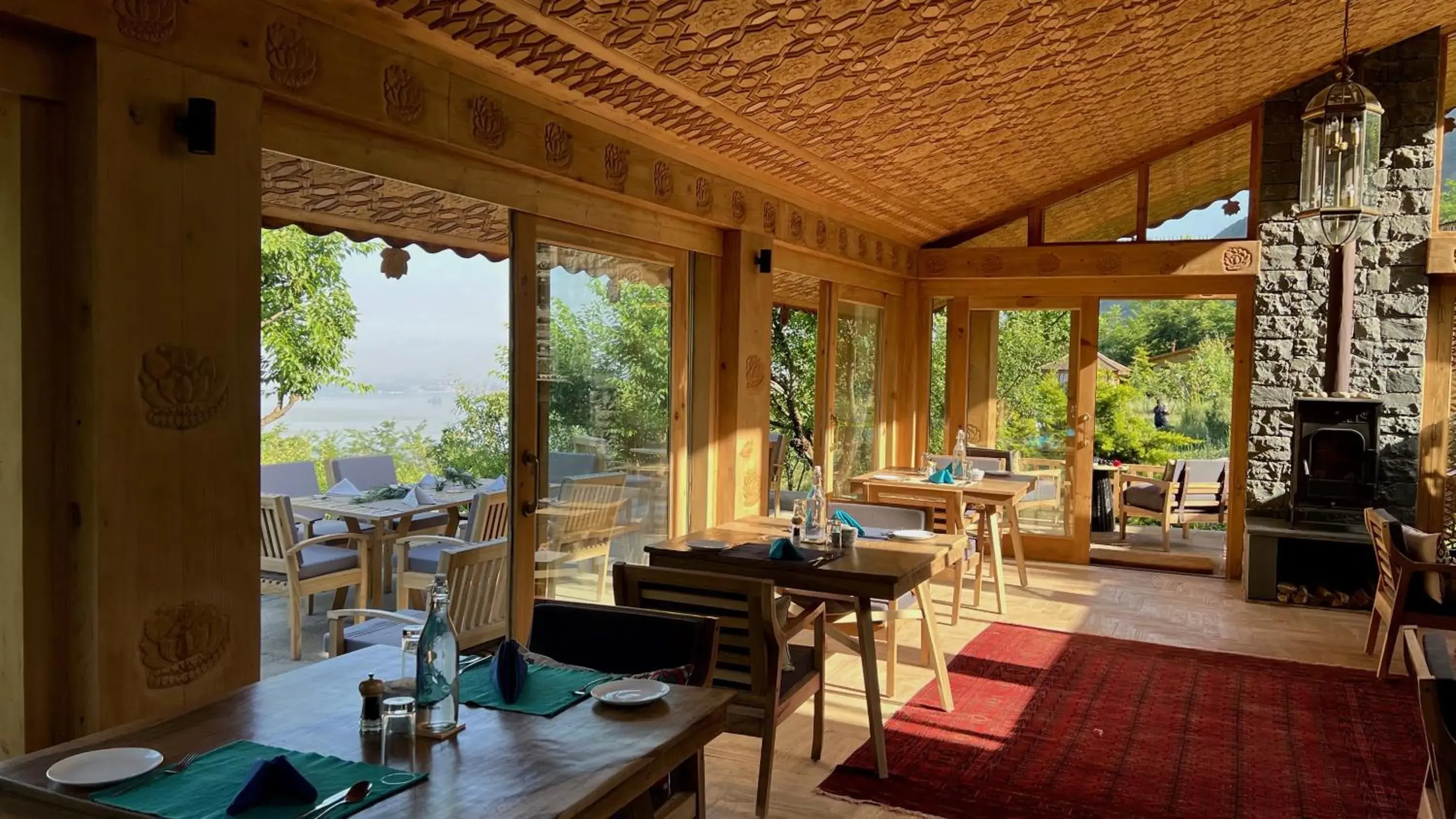 Restaurant/places to eat in Qayaam Gah Restaurant/places to eat in Qayaam Gah