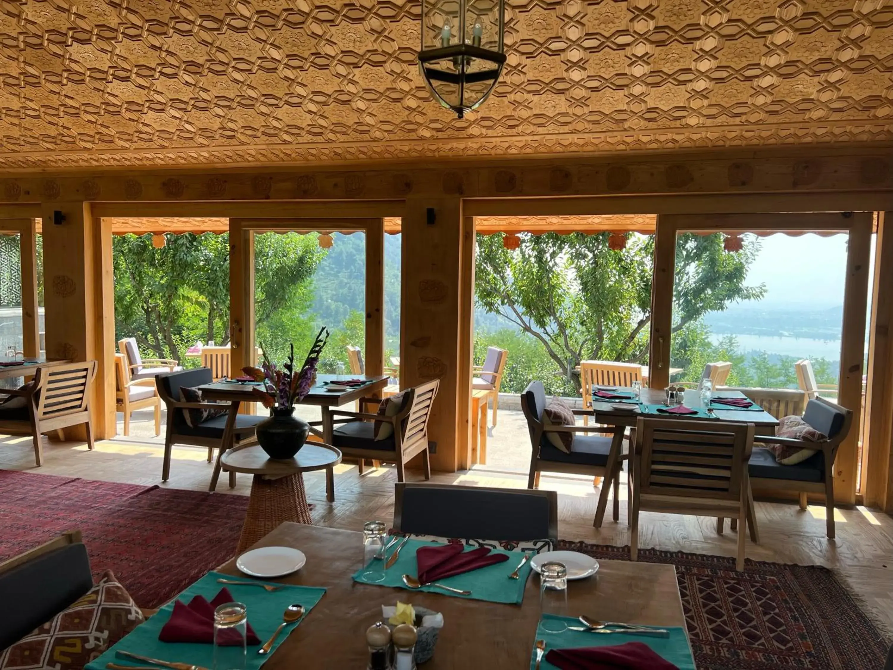 Restaurant/places to eat in Qayaam Gah Restaurant/places to eat in Qayaam Gah