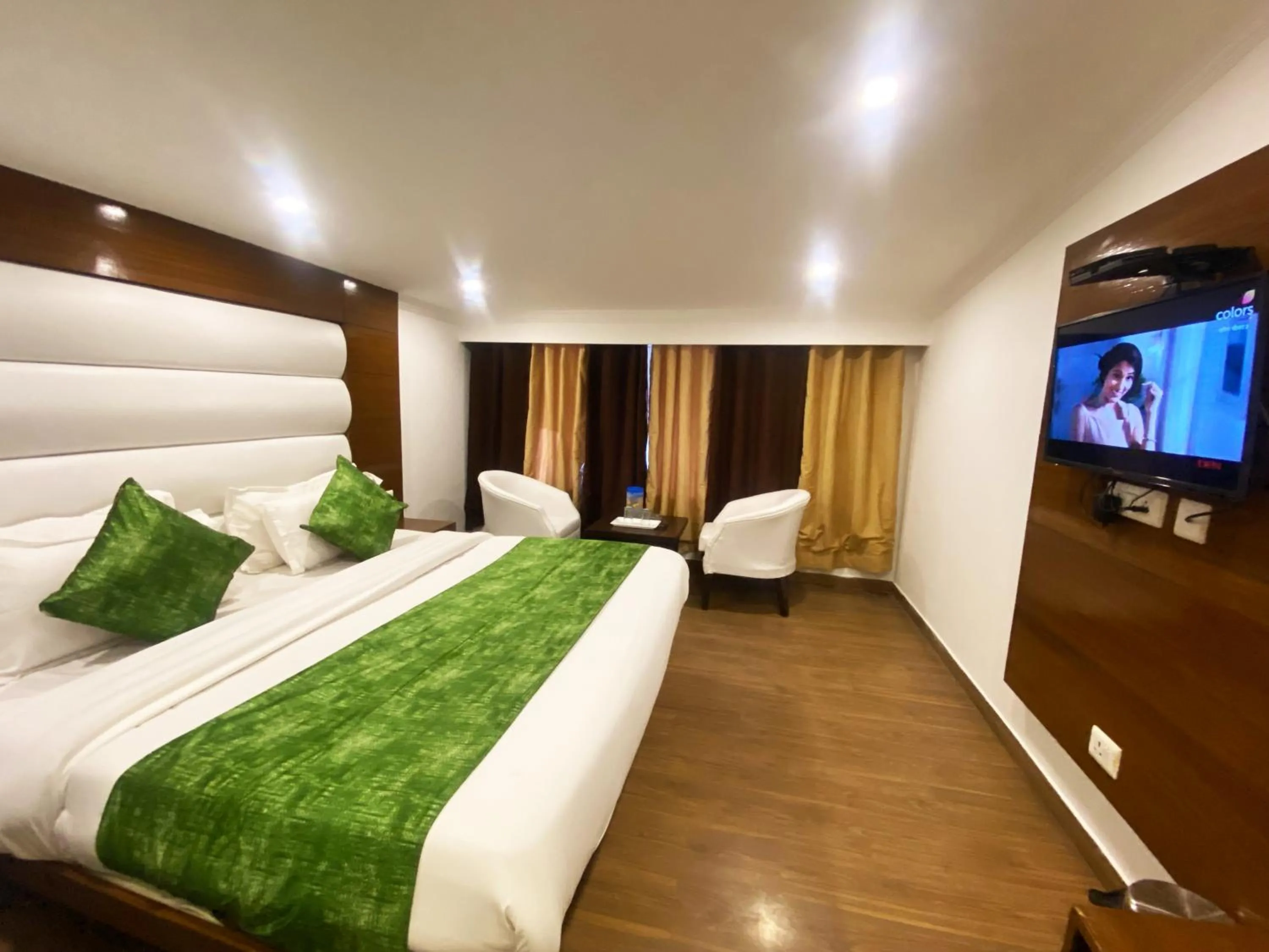 Photo of the whole room, Bed in Hotel Royal Classic @ Mall Road Mussoorie