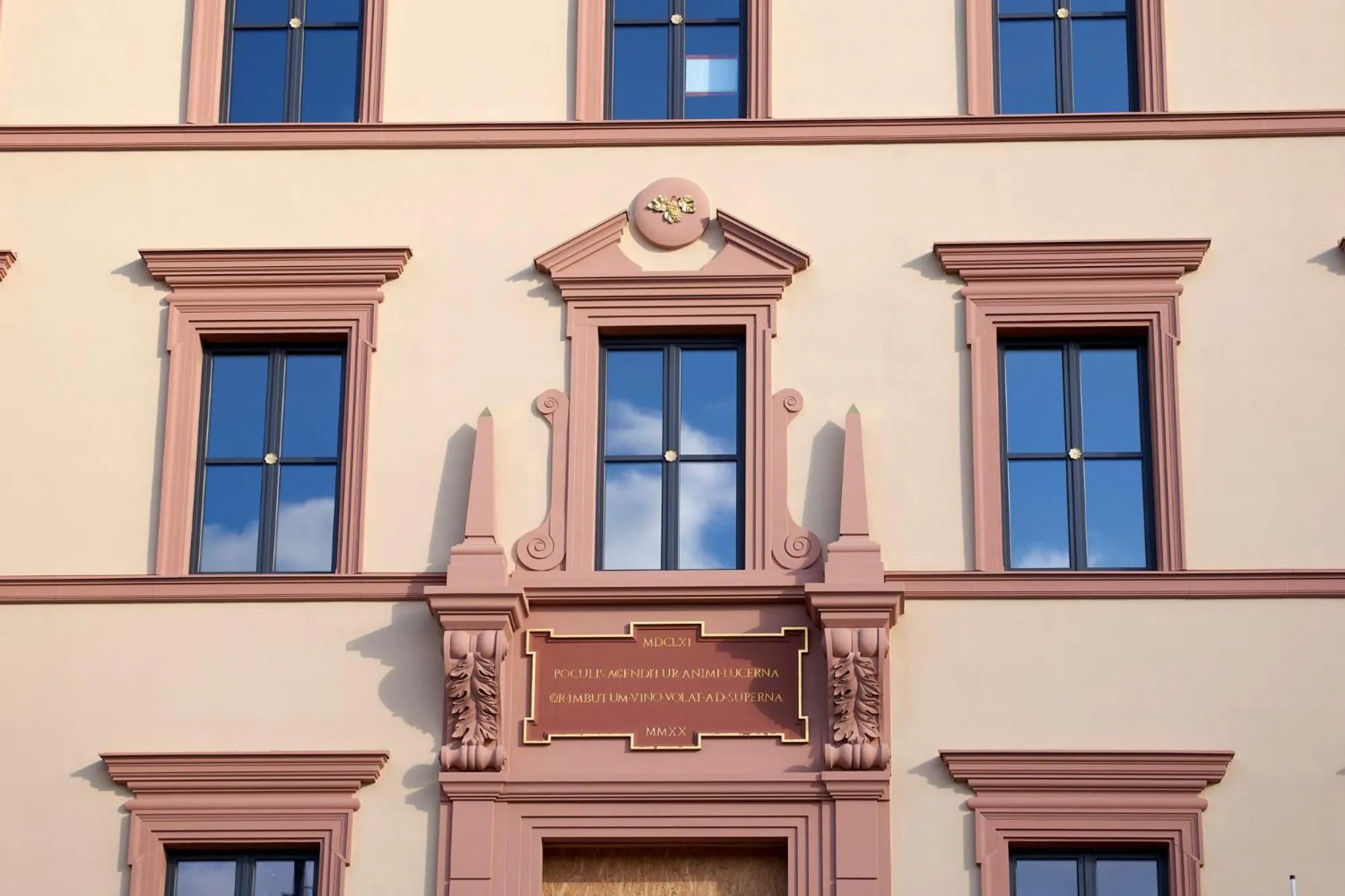 Property building in DEINHARD's