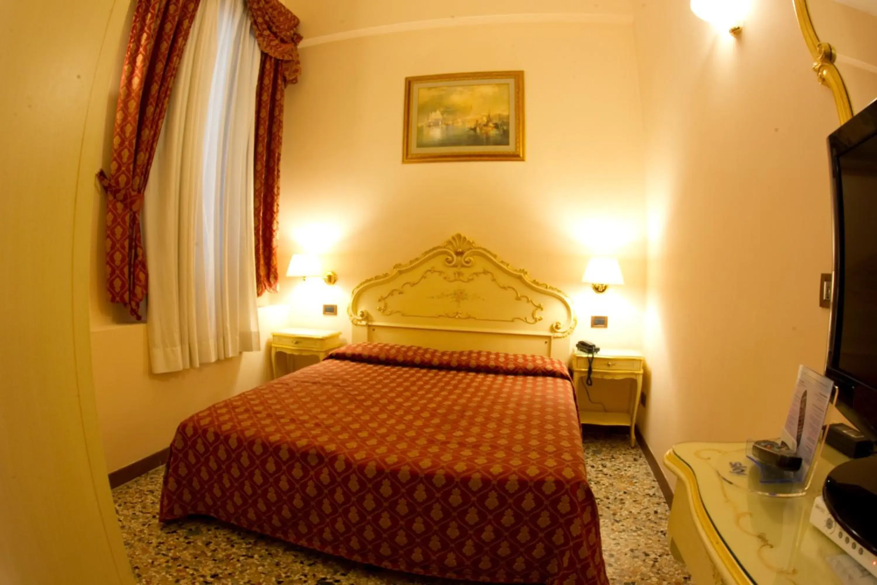 Photo of the whole room, Bed in Locanda Poste Vecie Photo of the whole room, Bed in Locanda Poste Vecie