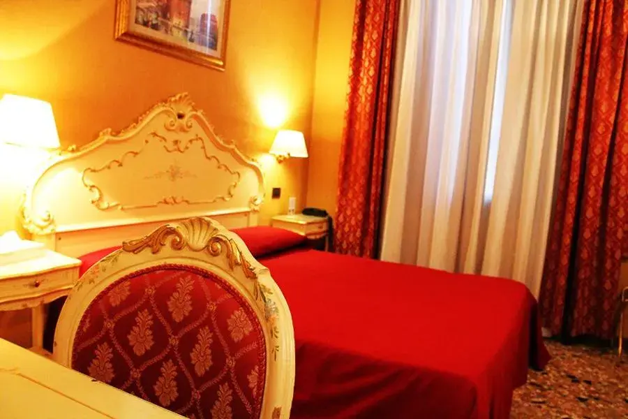 Bed in Locanda Poste Vecie Bed in Locanda Poste Vecie