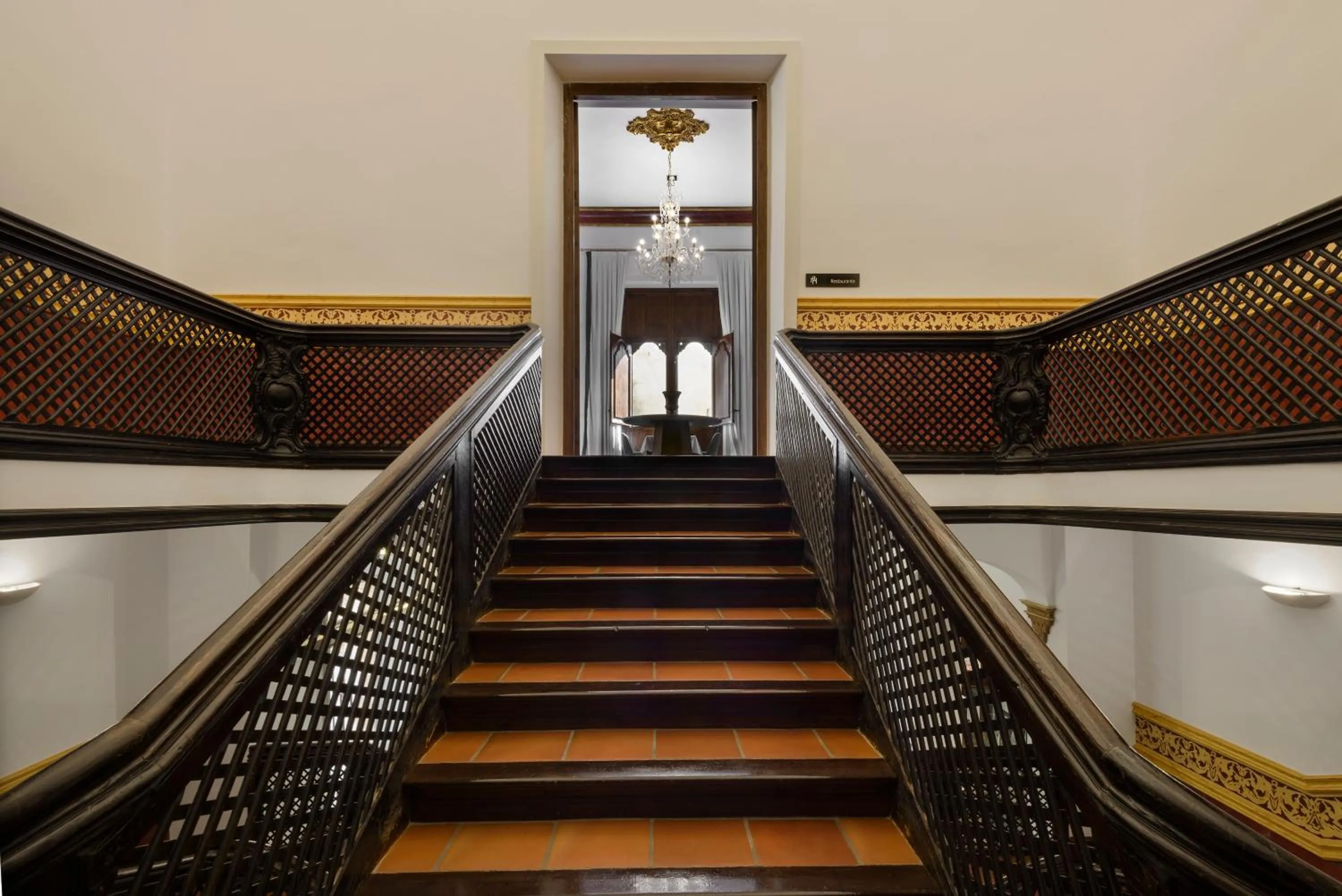Facade/entrance in Hotel Palacio Matutano-Daudén