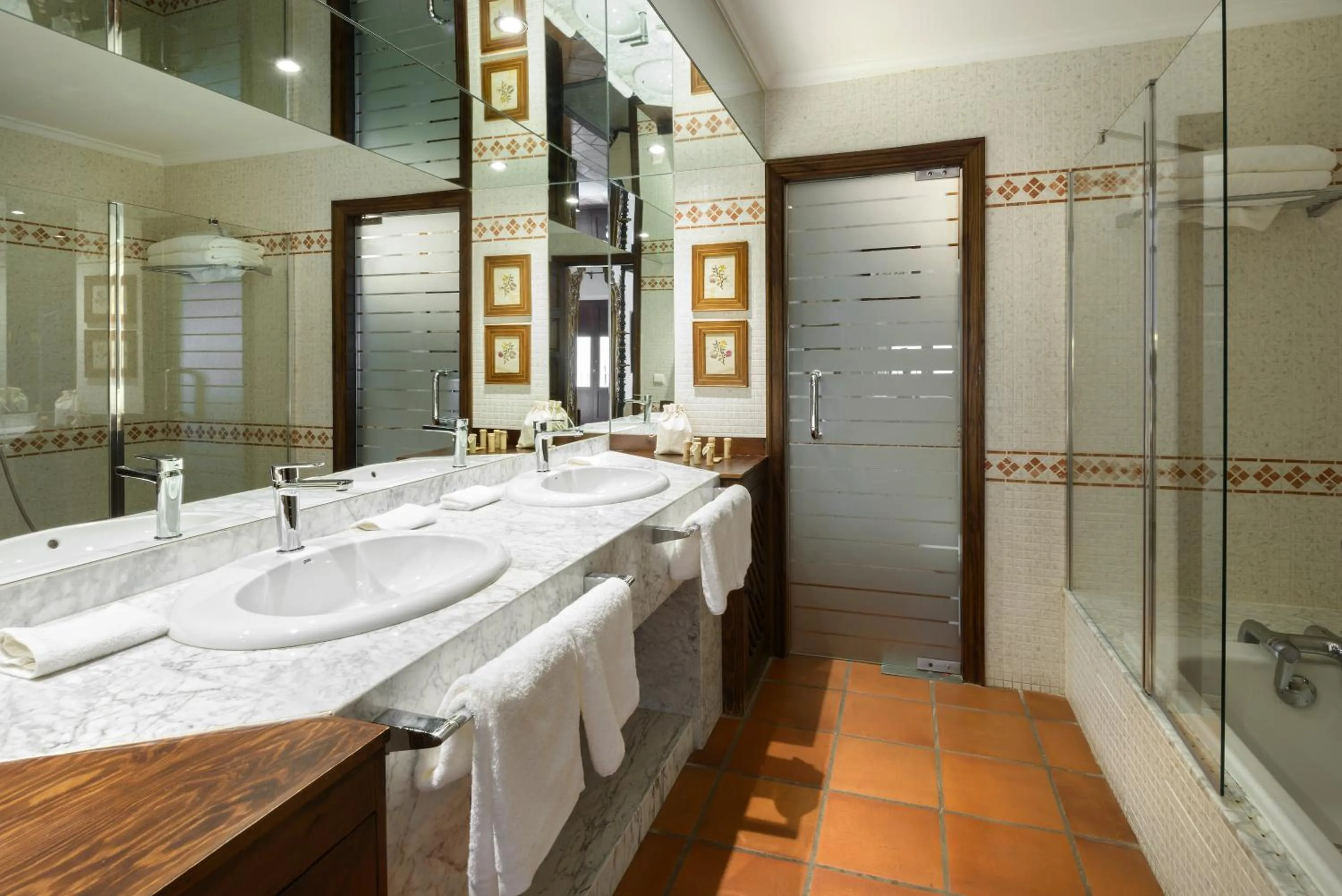 Bathroom in Hotel Palacio Matutano-Daudén