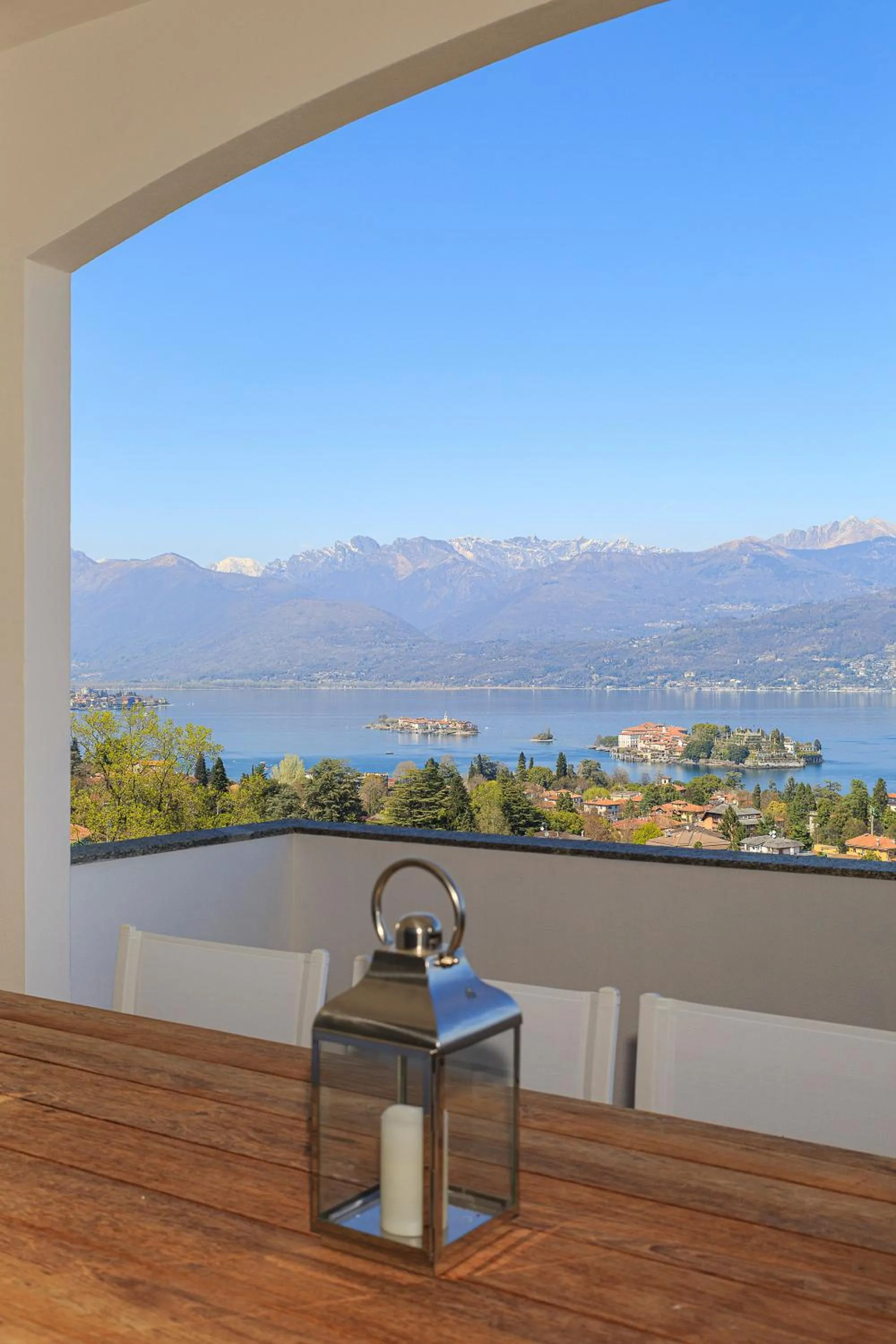 Property building in Lago 270