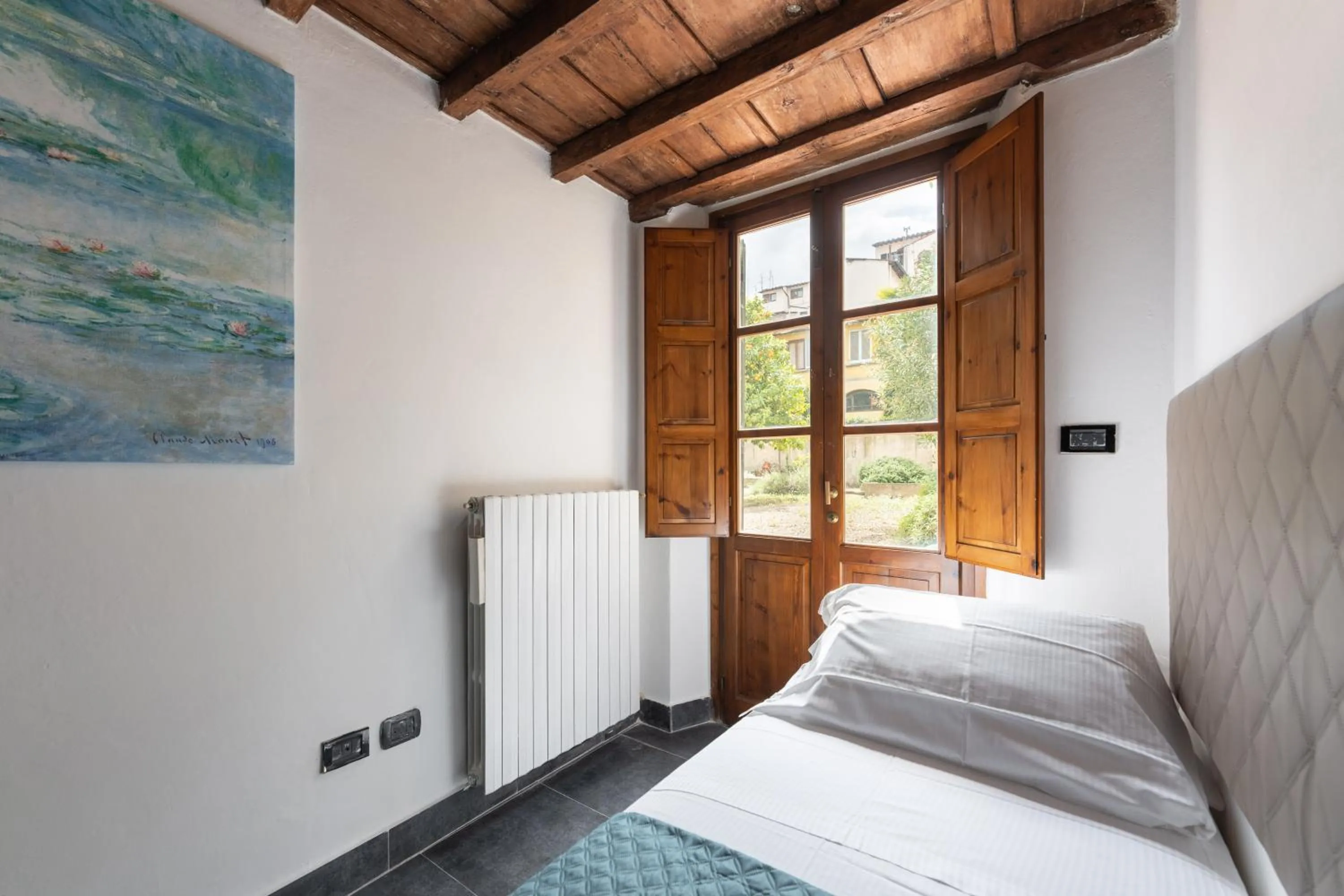 Other, Bed in Pilastri 35
