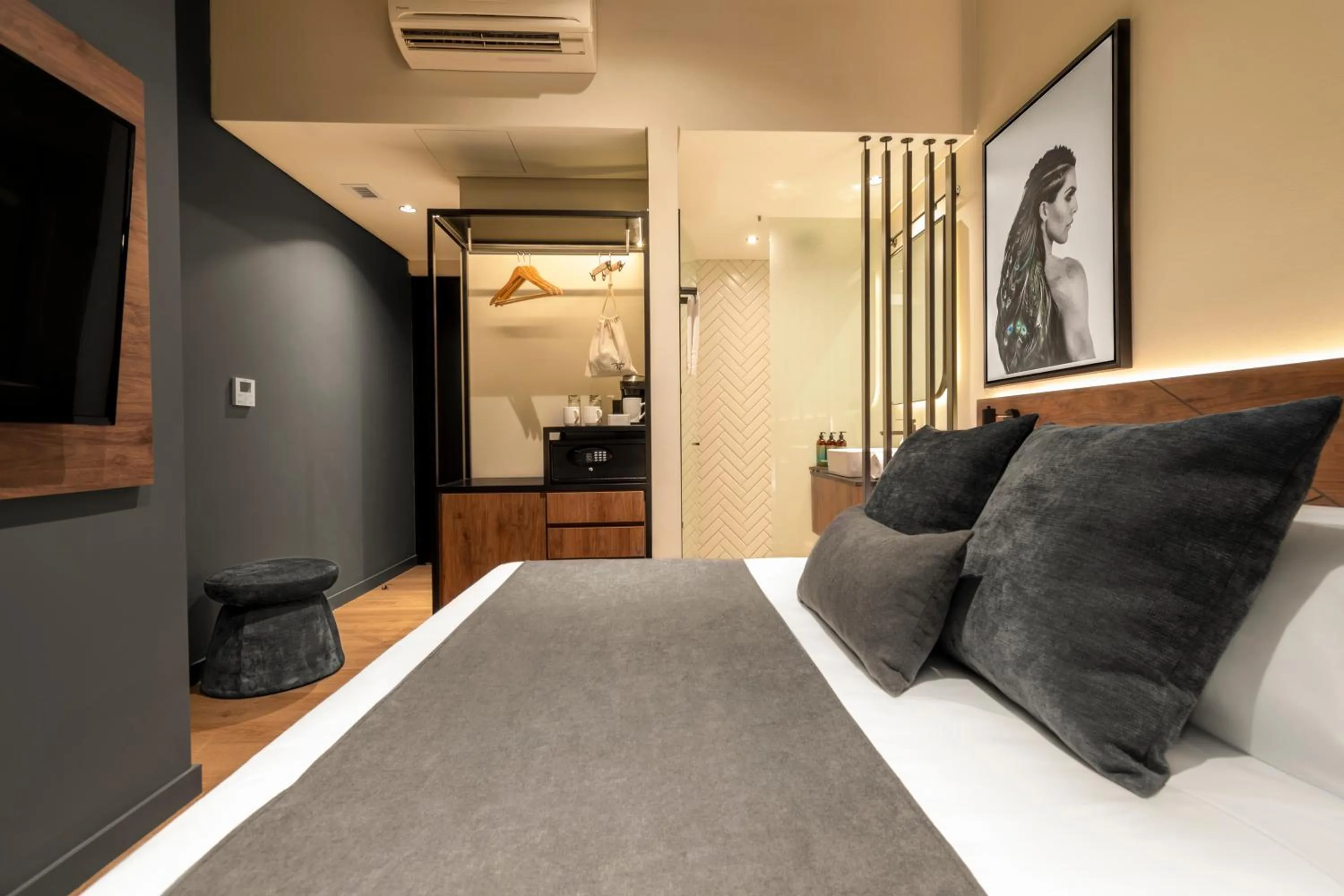 Bedroom, Bed in Hashtag 98 Hotel By Jalo