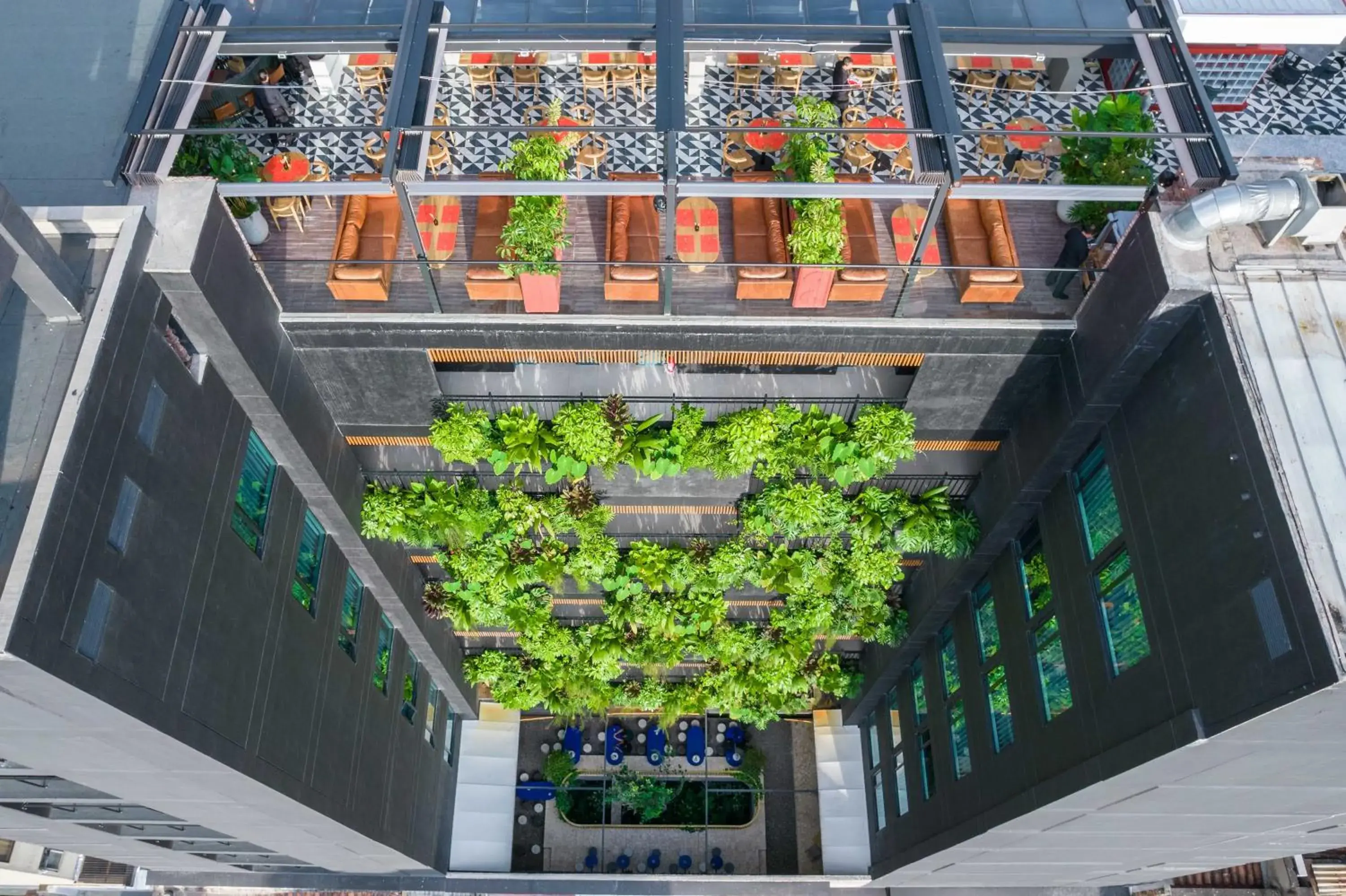 Property building in Hashtag 98 Hotel By Jalo Property building in Hashtag 98 Hotel By Jalo