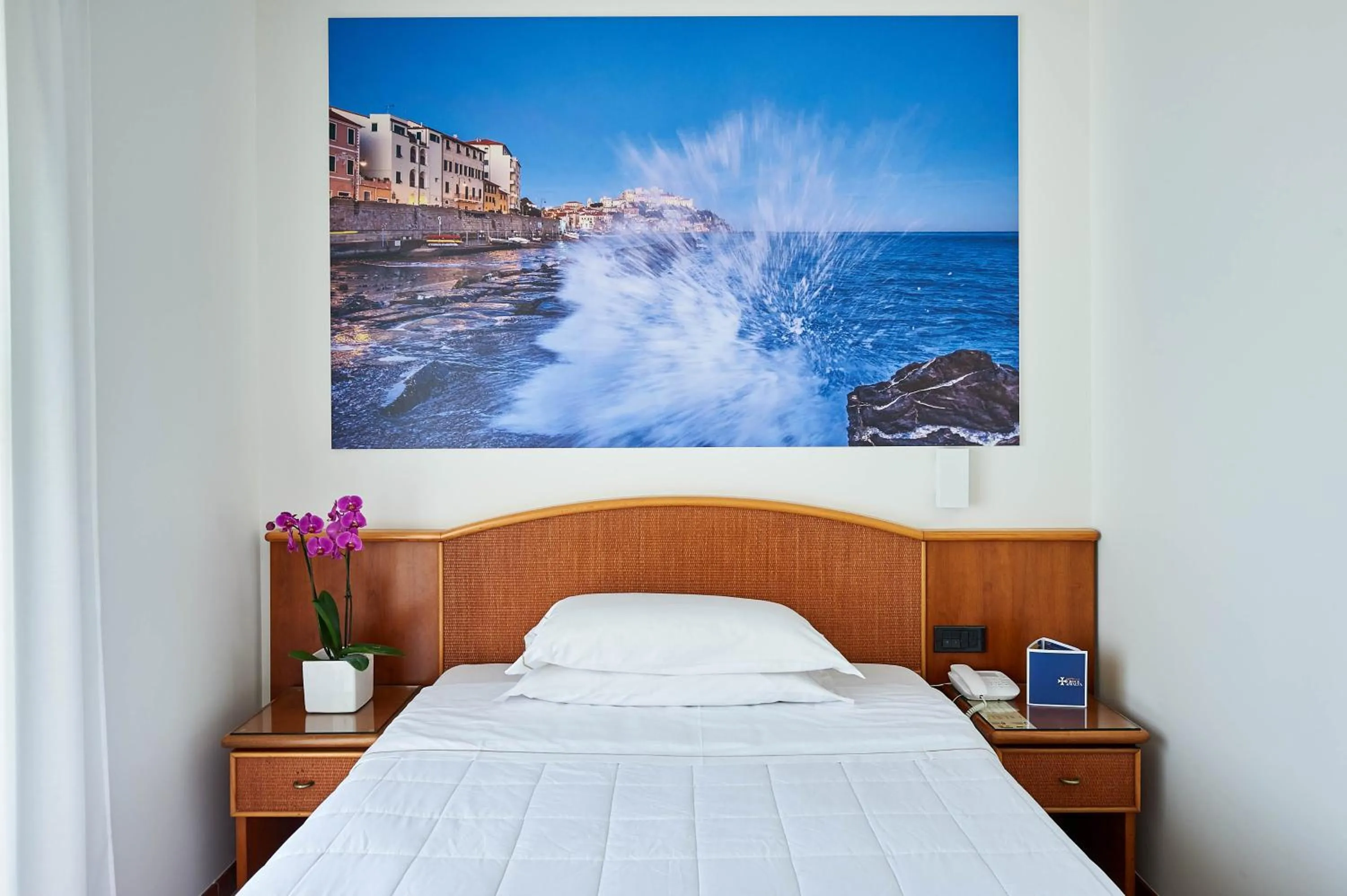 Photo of the whole room, Bed in Hotel Croce Di Malta