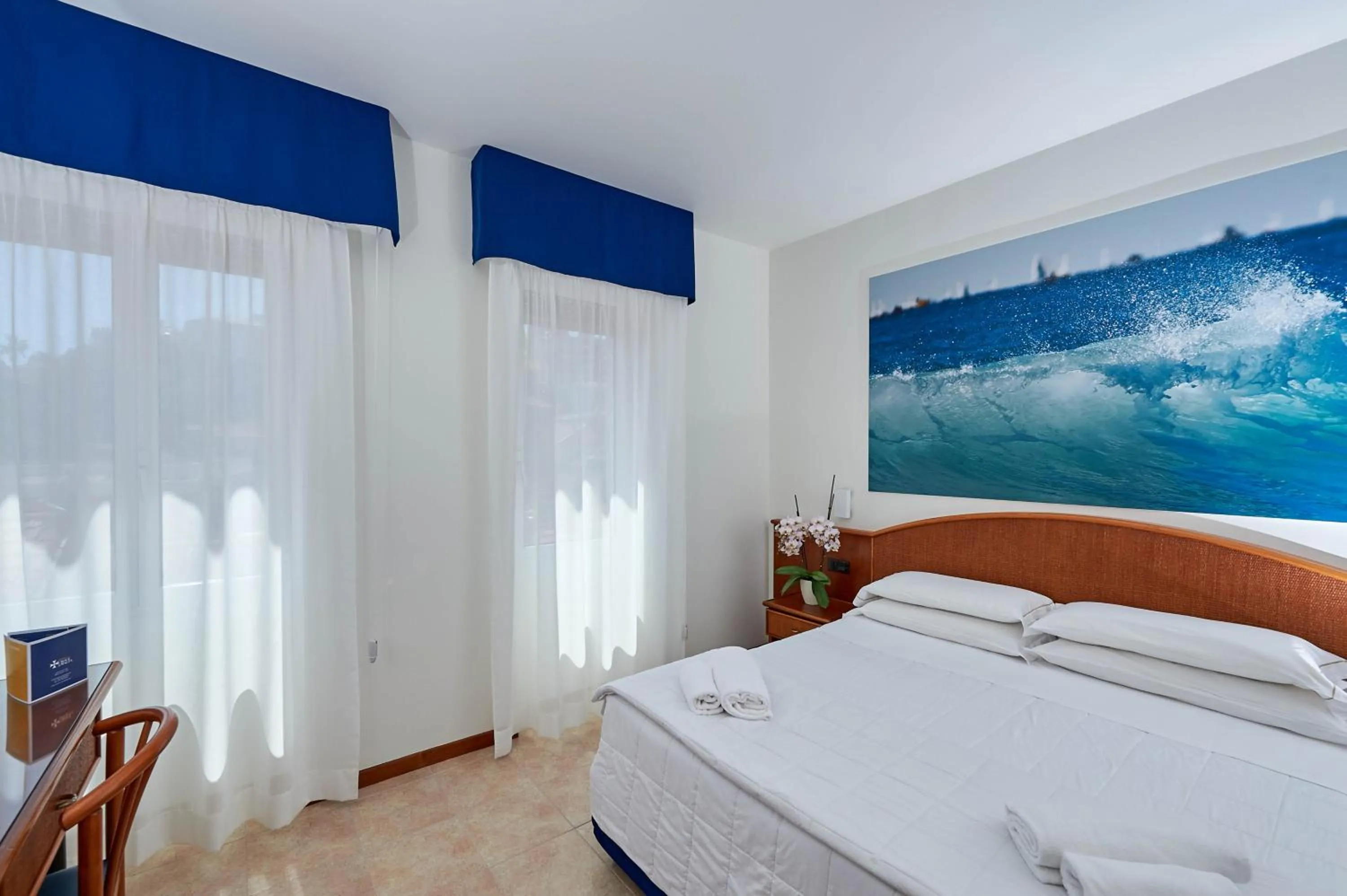 Photo of the whole room, Bed in Hotel Croce Di Malta