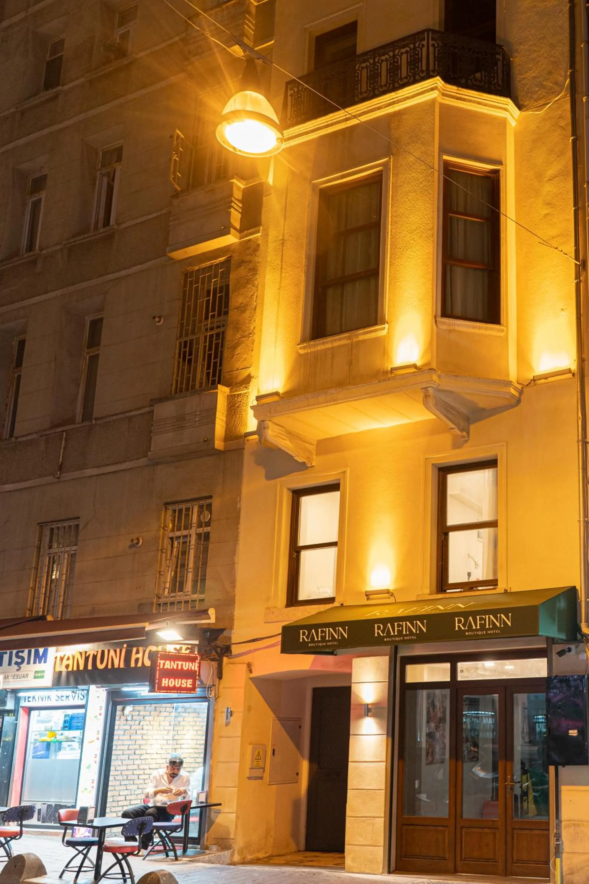 Property building in Rafinn Hotel