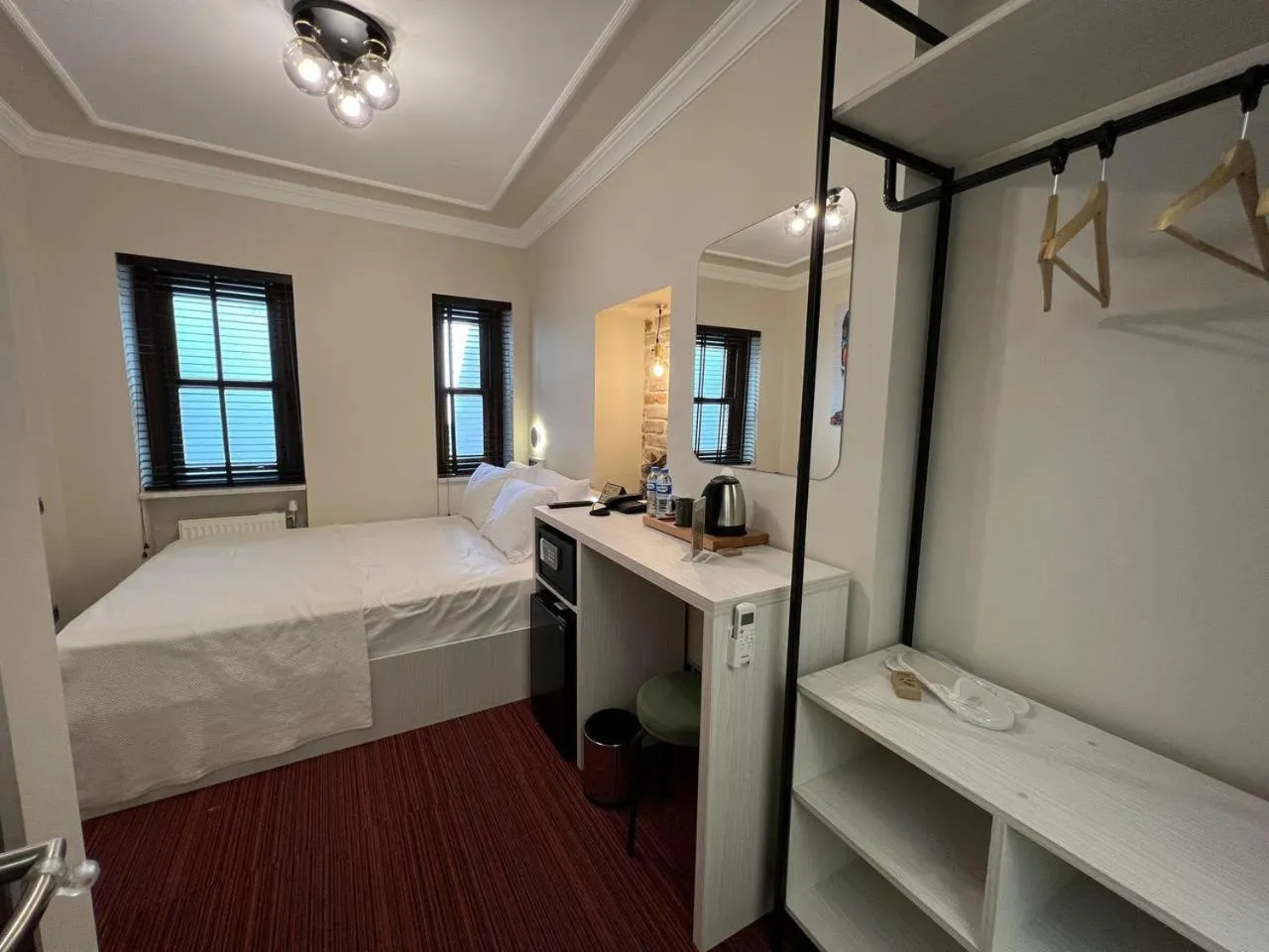 Photo of the whole room, Bed in Rafinn Hotel