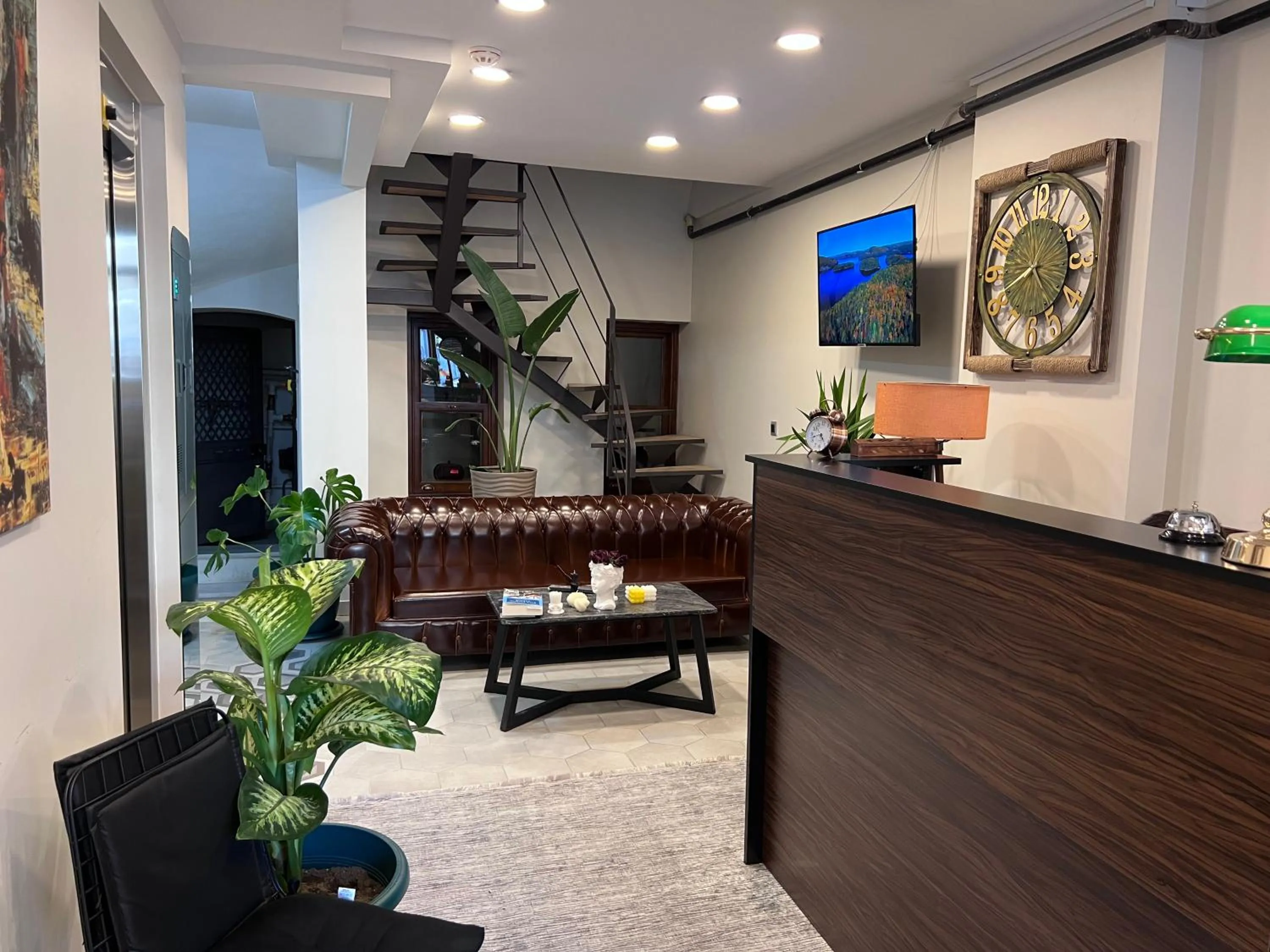 Living room in Rafinn Hotel