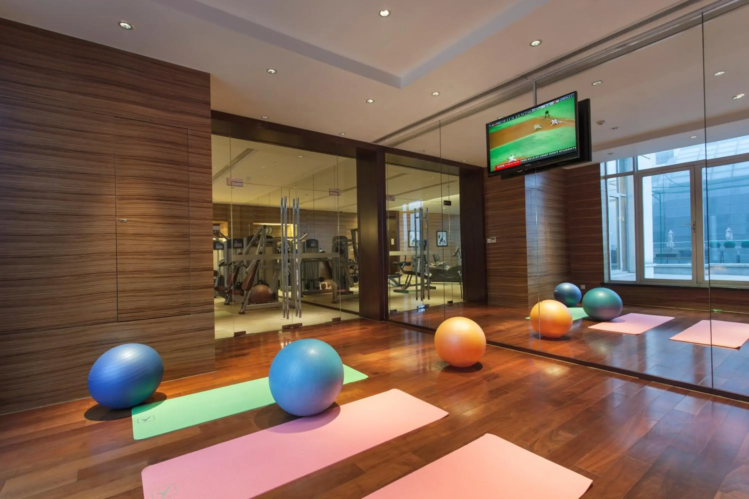 Fitness centre/facilities in Somerset Grand Central Dalian Fitness centre/facilities in Somerset Grand Central Dalian