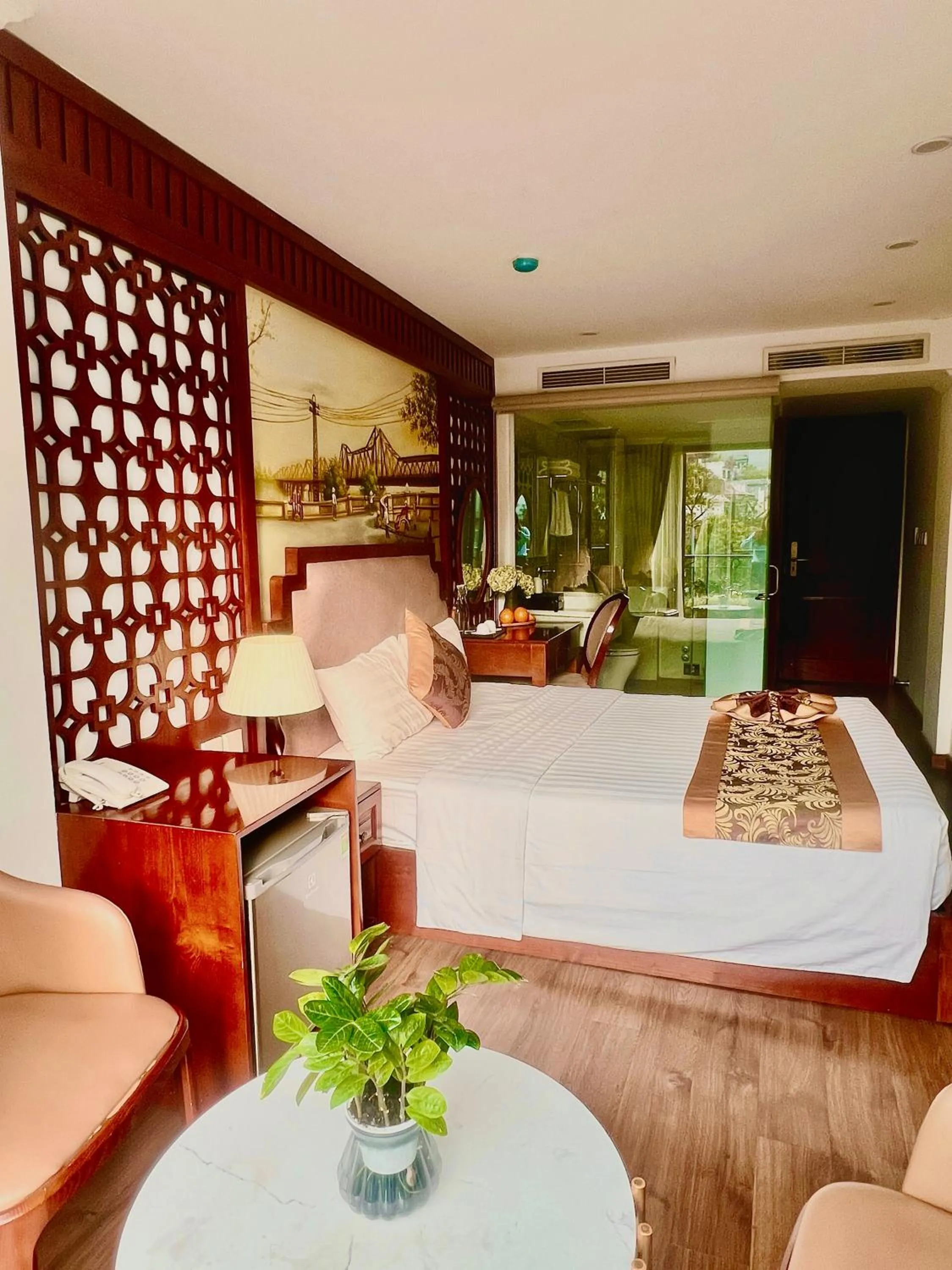 Photo of the whole room, Bed in DE LA SOIE Hotel & Travel