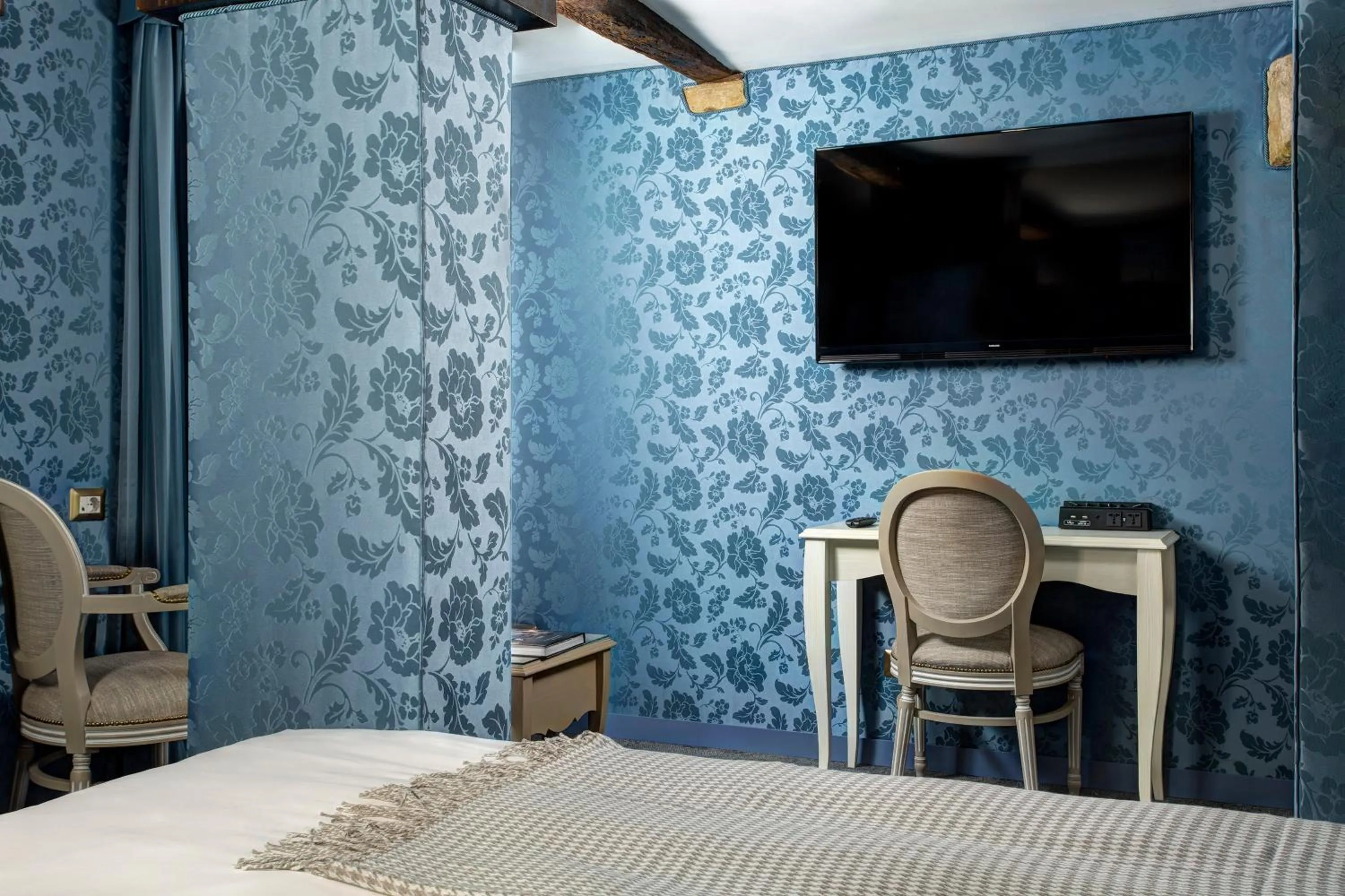 Bed in GKK Exclusive Private suite Venezia