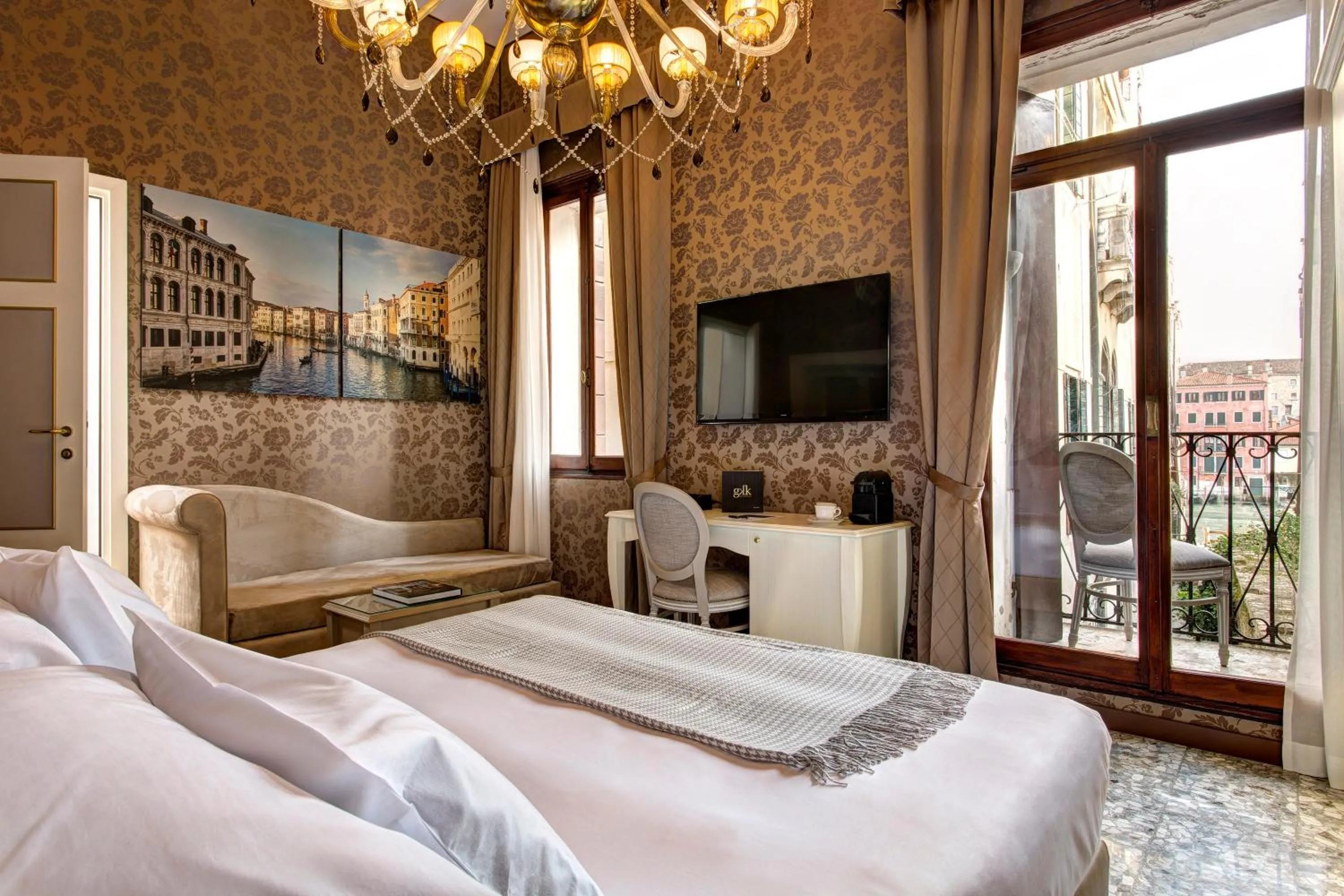 Photo of the whole room, Bed in GKK Exclusive Private suite Venezia