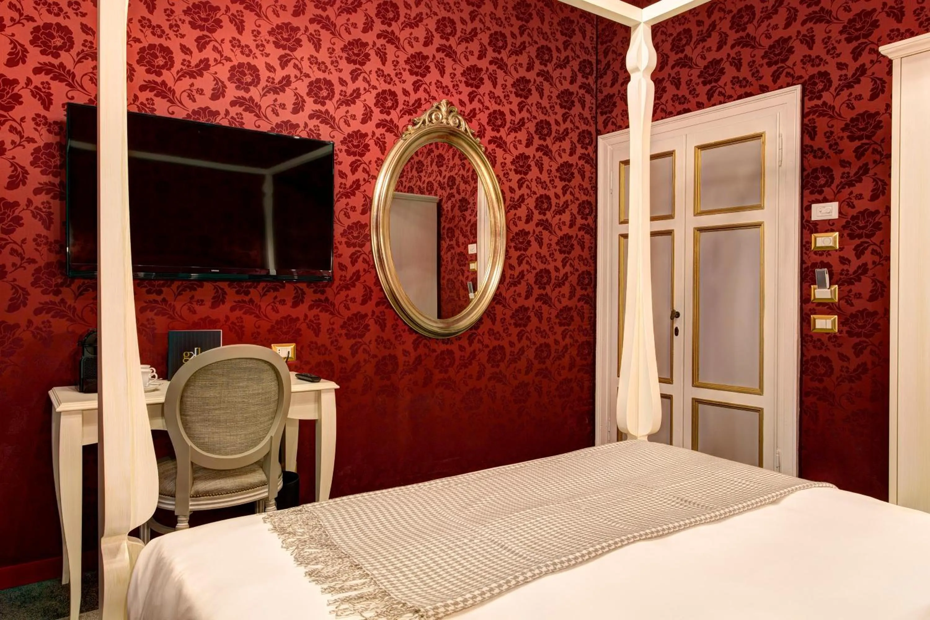 Photo of the whole room, Bed in GKK Exclusive Private suite Venezia